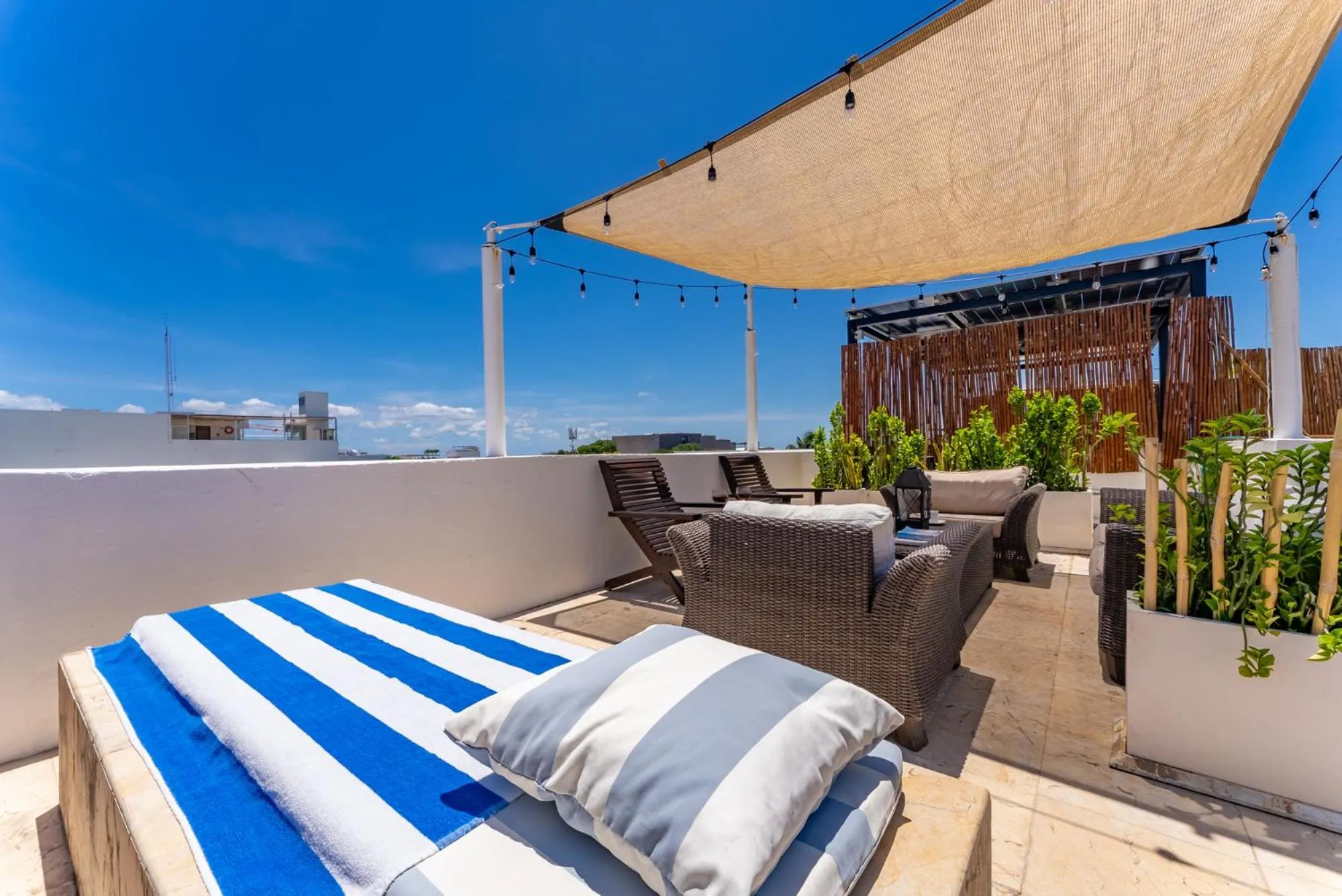 2 story PH heated jacuzzi close Beach 5th