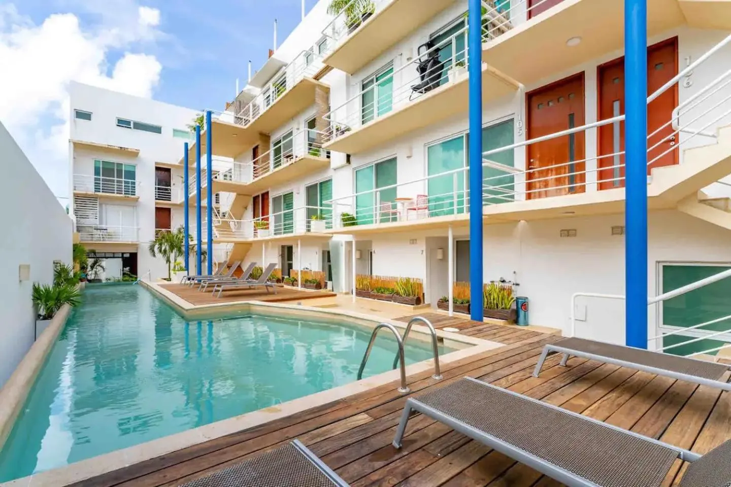 Other in 2 story PH heated jacuzzi close Beach 5th