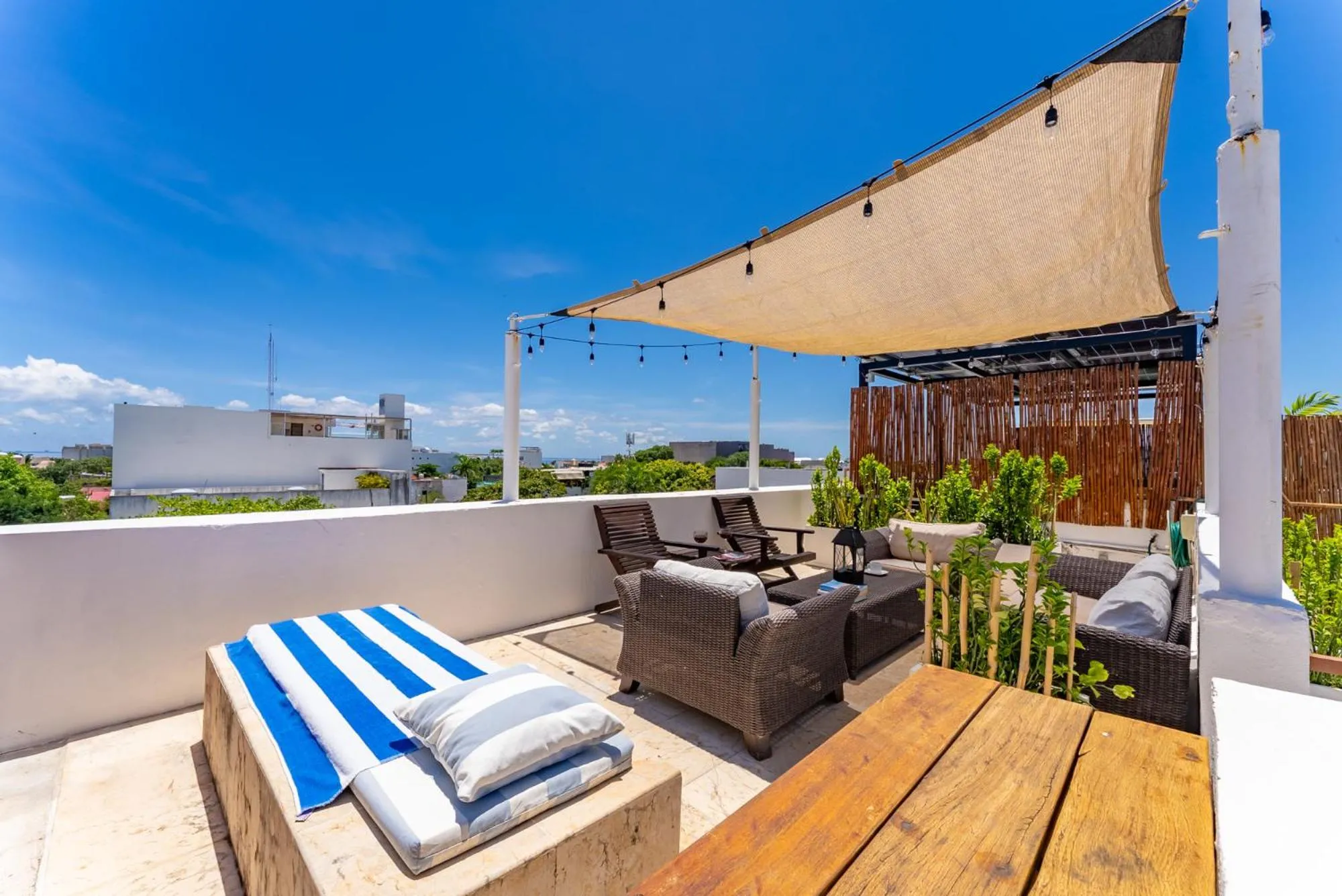 2 story PH heated jacuzzi close Beach 5th