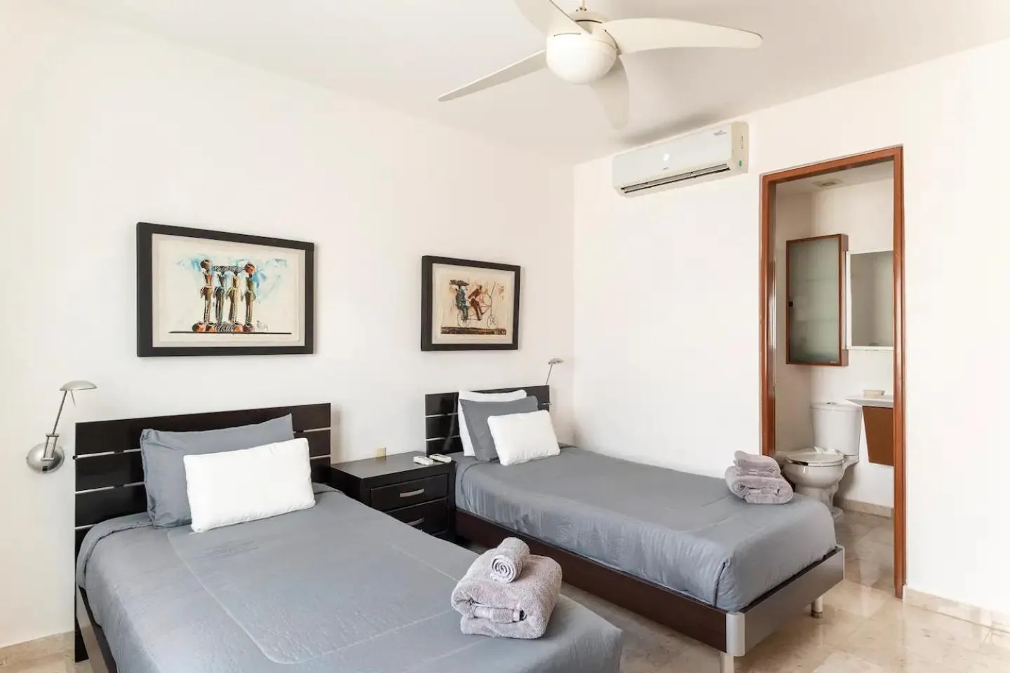Other, Bed in 2 story PH heated jacuzzi close Beach 5th
