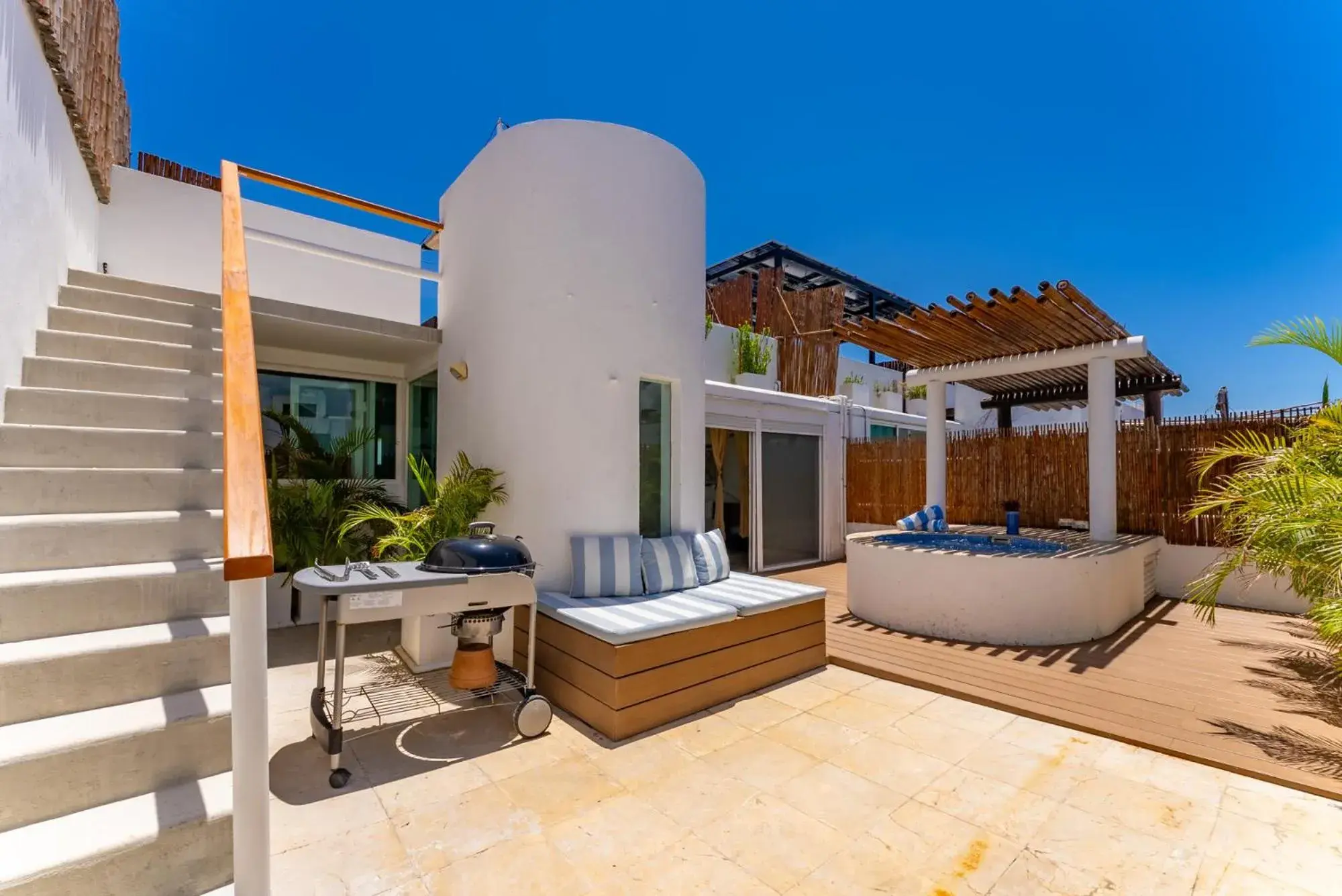 2 story PH heated jacuzzi close Beach 5th 2 story PH heated jacuzzi close Beach 5th