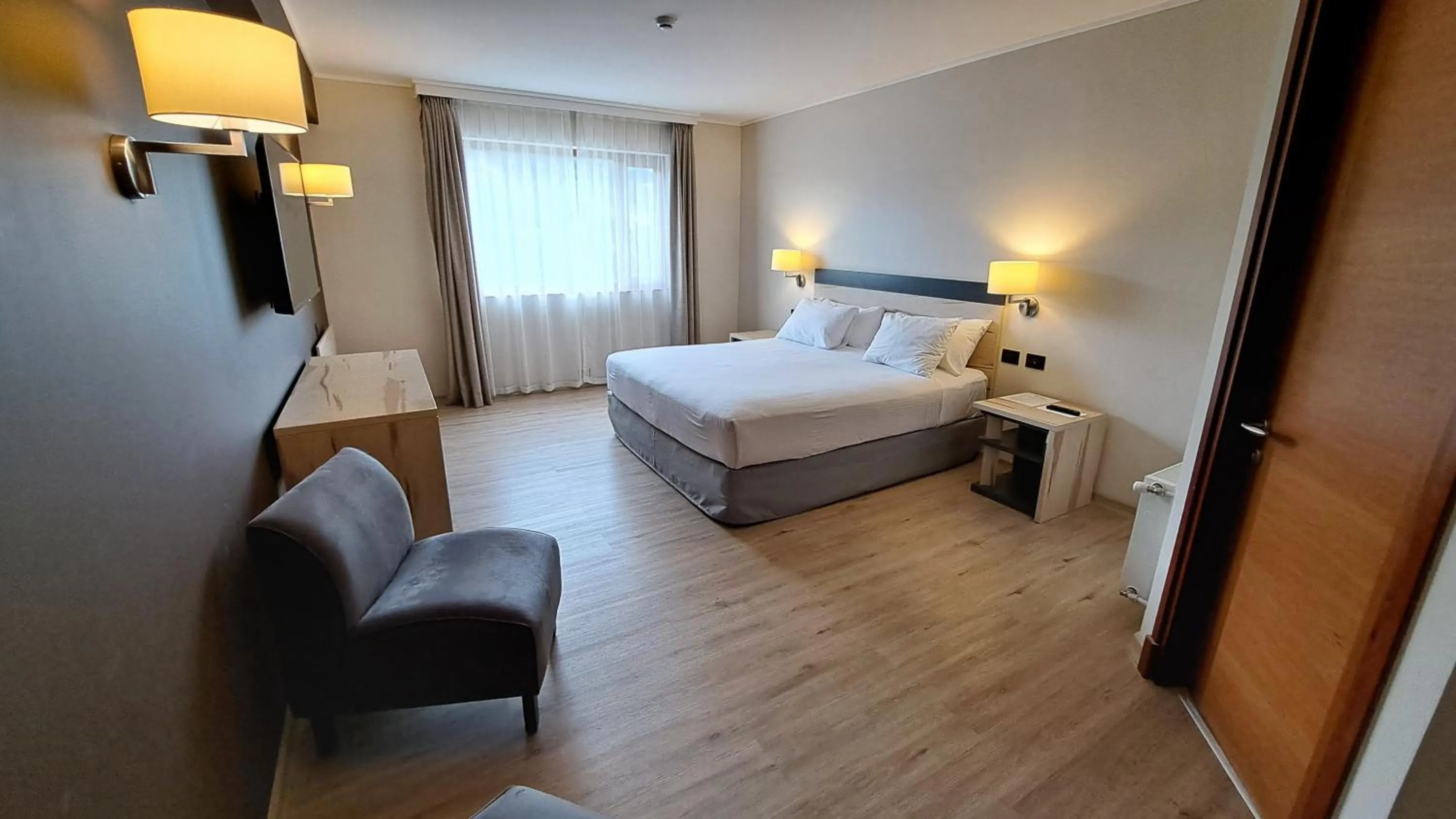 Bed in Hotel Diego de Almagro Castro