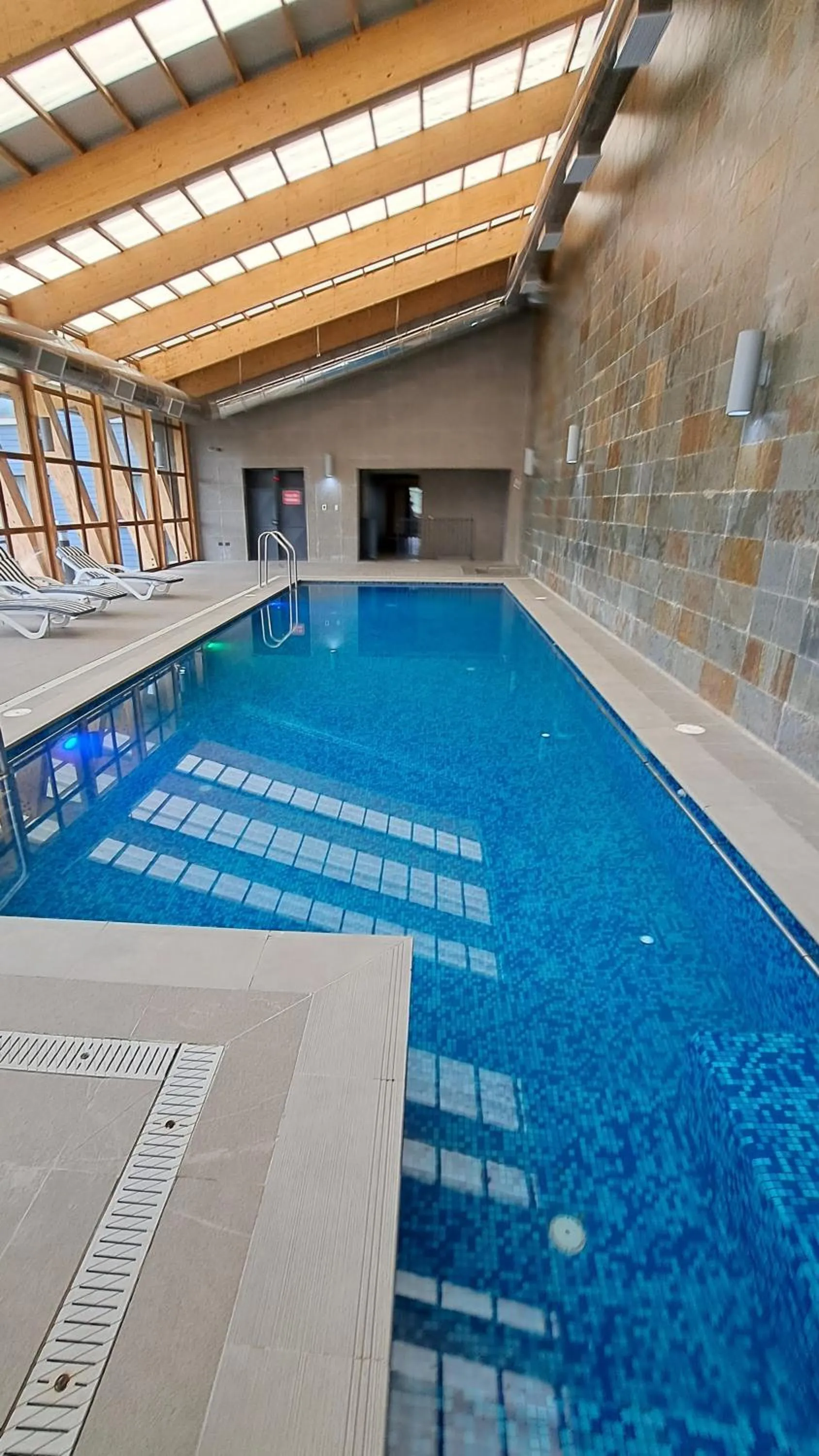 Pool view in Hotel Diego de Almagro Castro