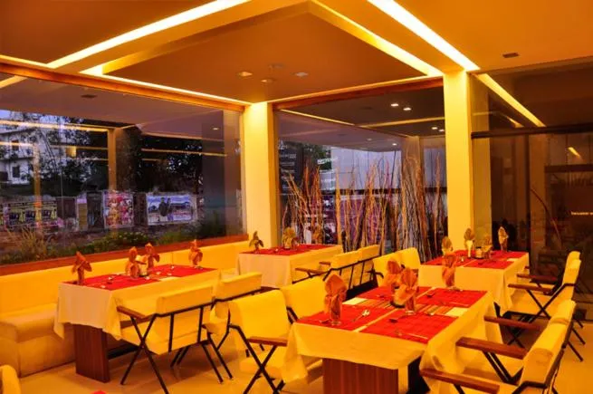 Restaurant/places to eat in Sayoojyam Residency