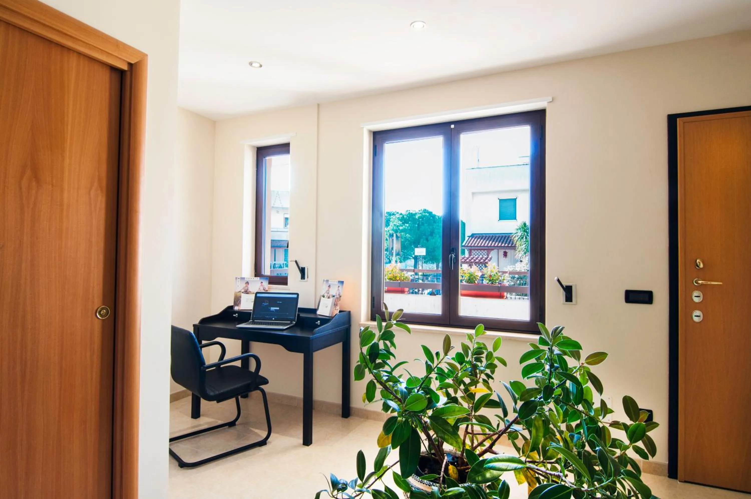 Day in Ciao Hotel & Residence - Apartments