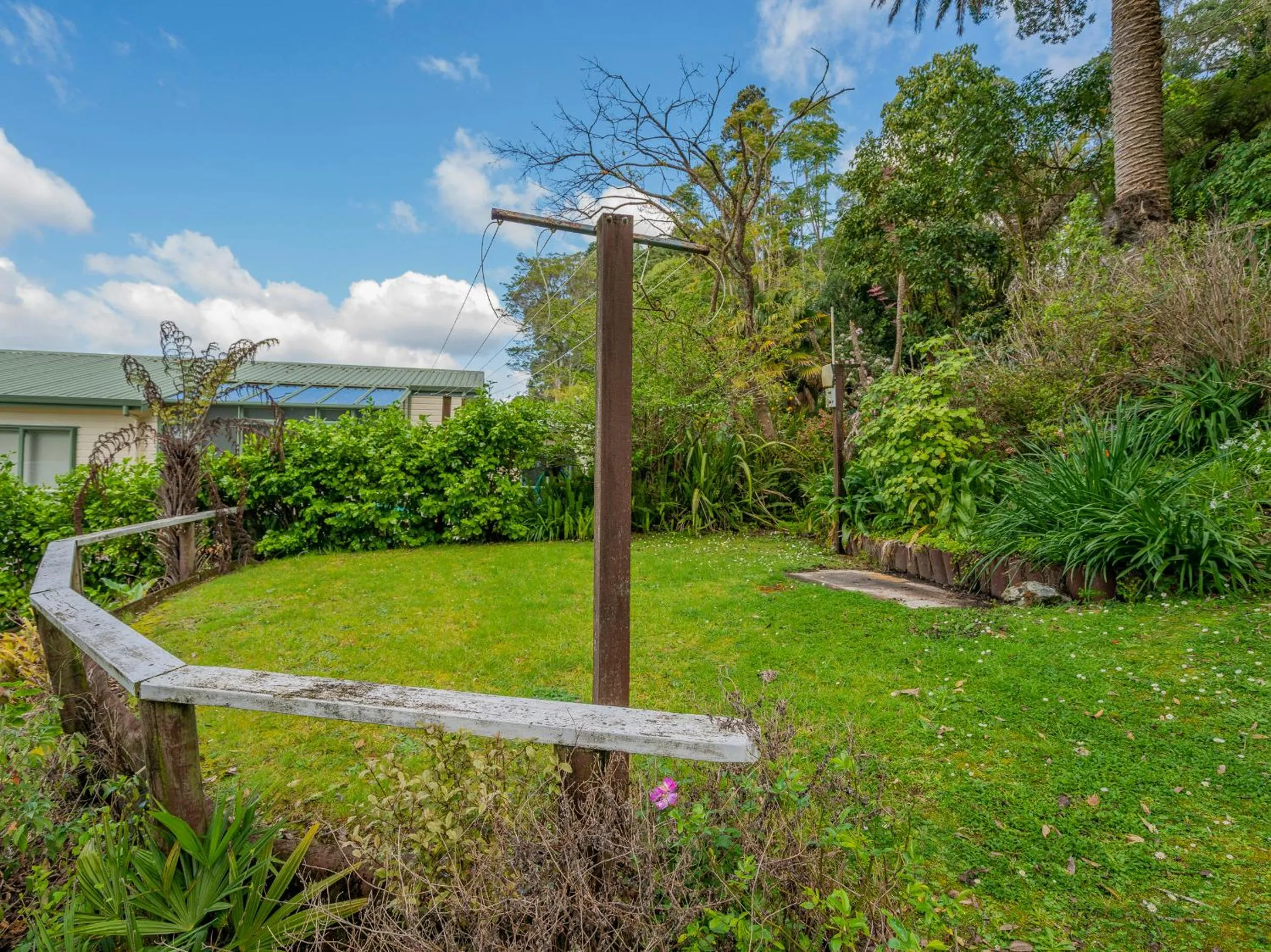 Shower in Tairua Harbour Views - Tairua Holiday Home