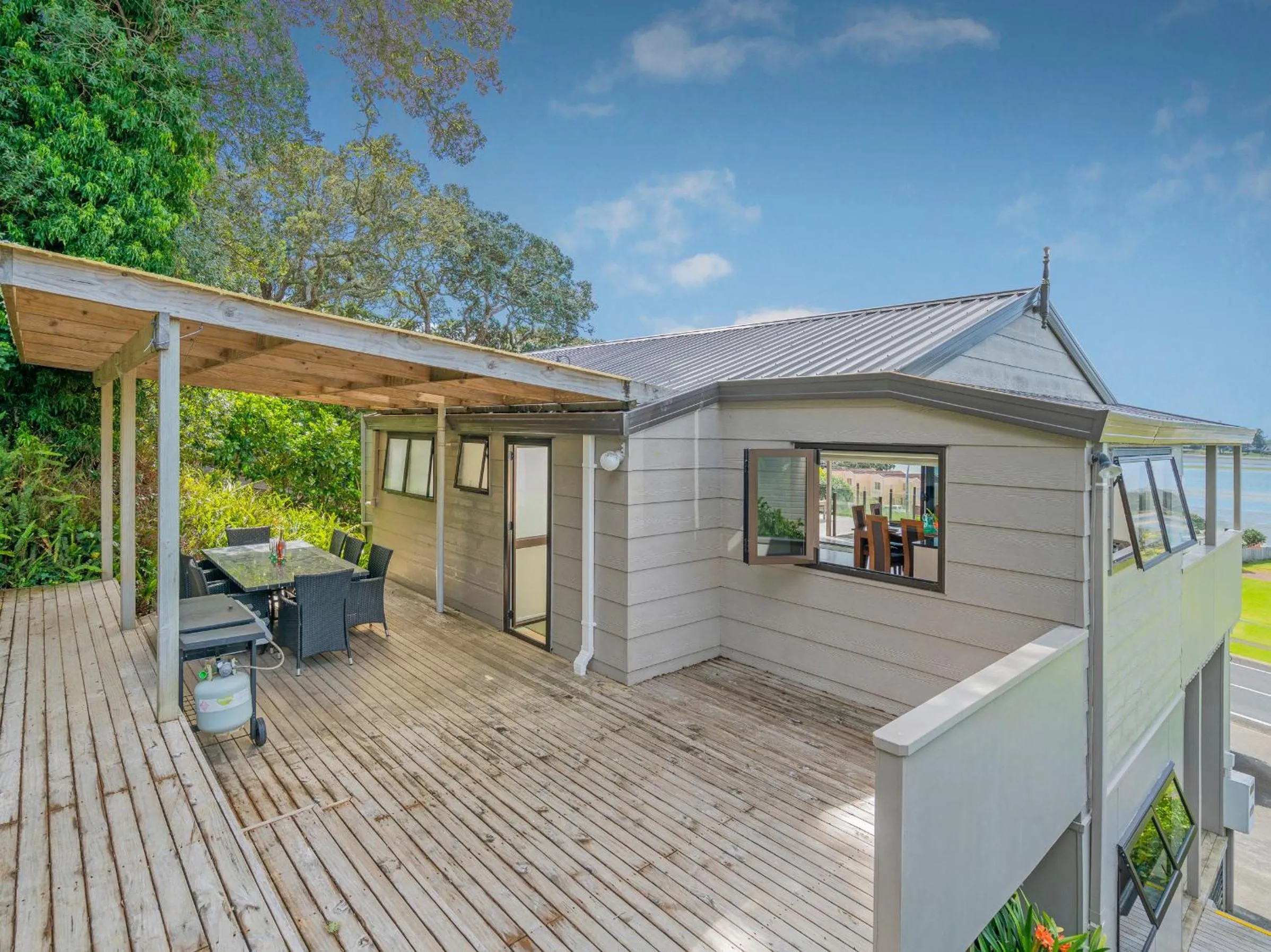 Shower in Tairua Harbour Views - Tairua Holiday Home
