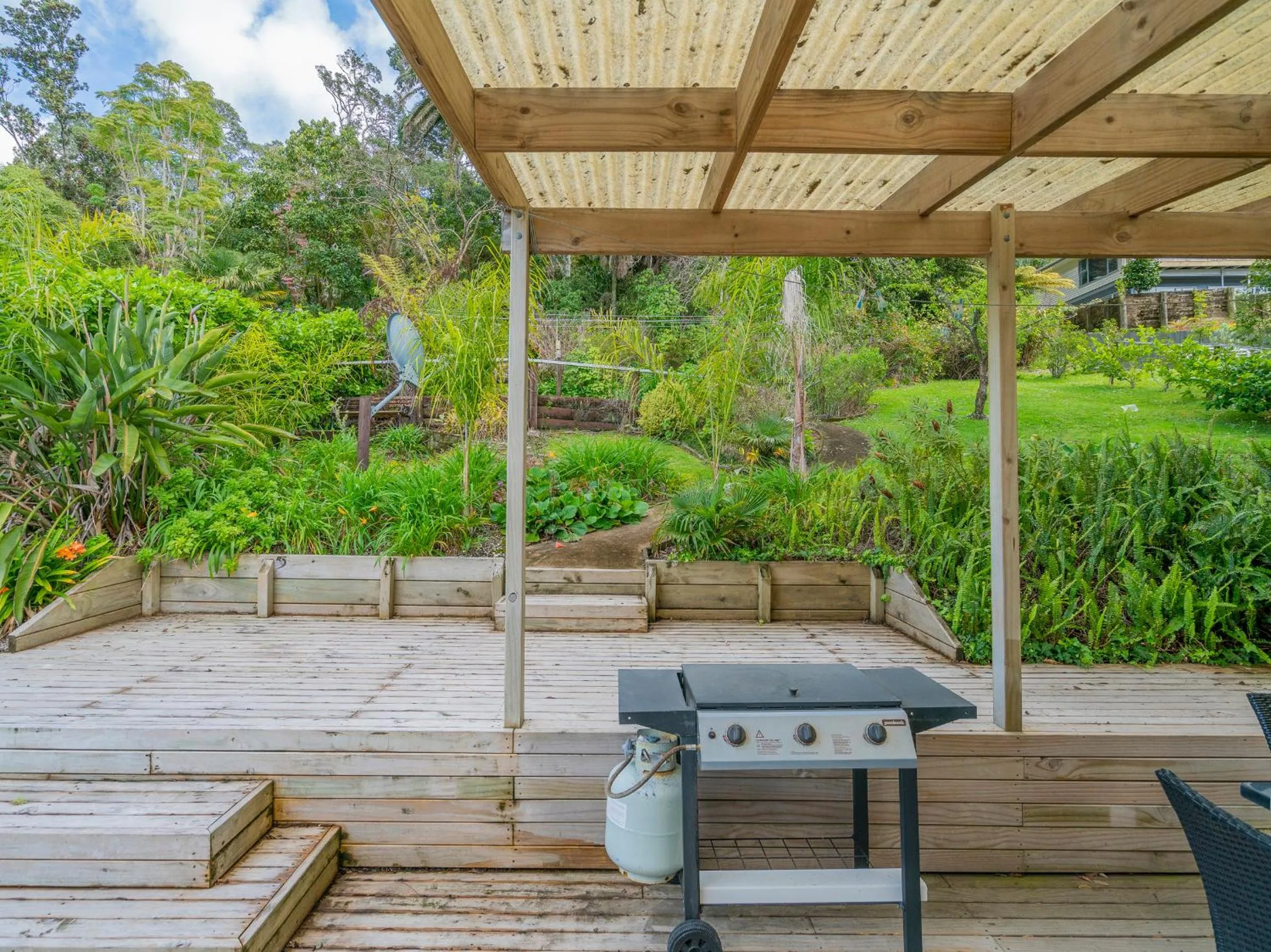 Shower in Tairua Harbour Views - Tairua Holiday Home