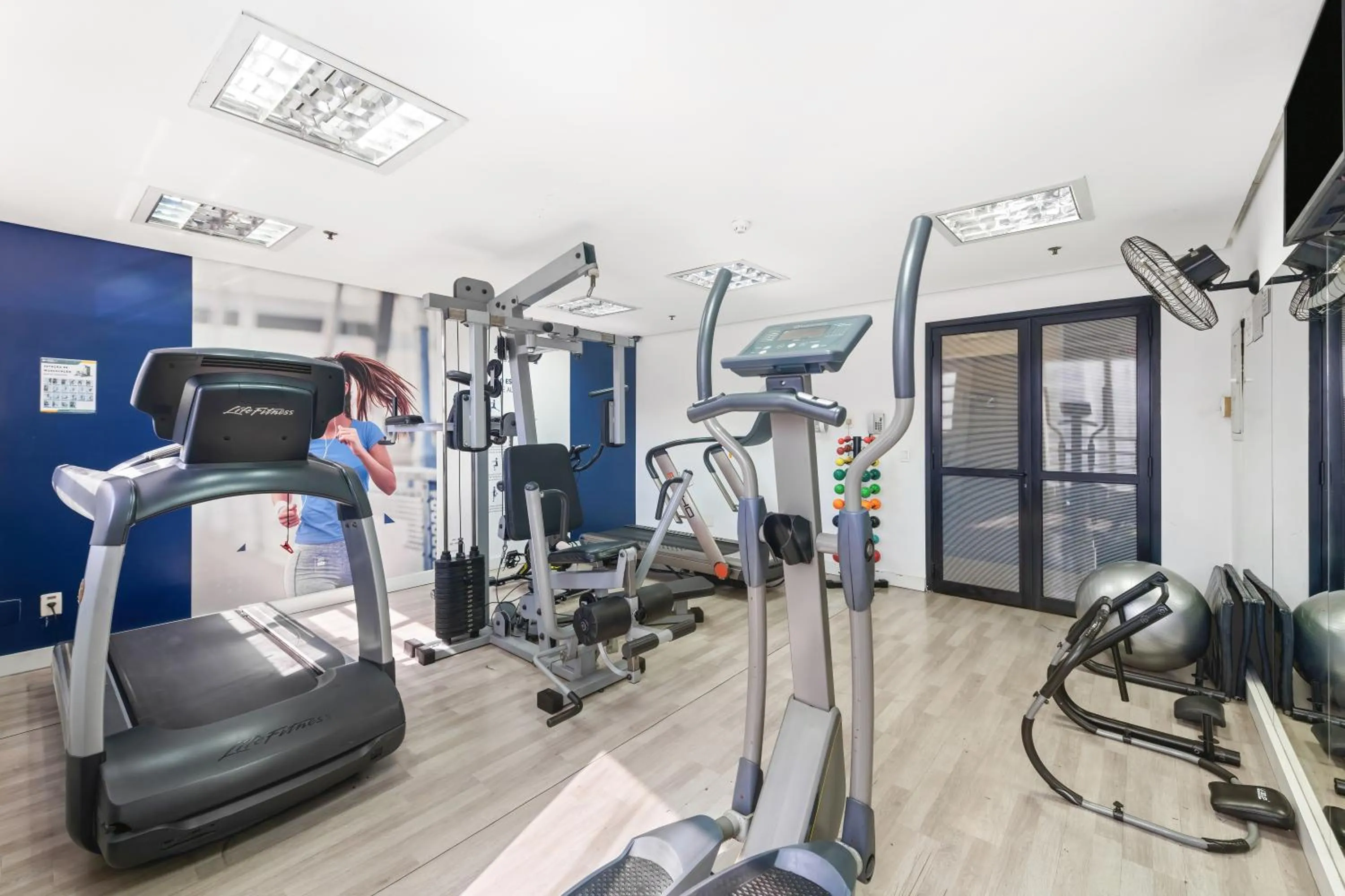 Fitness centre/facilities in Slaviero São Paulo Ibirapuera