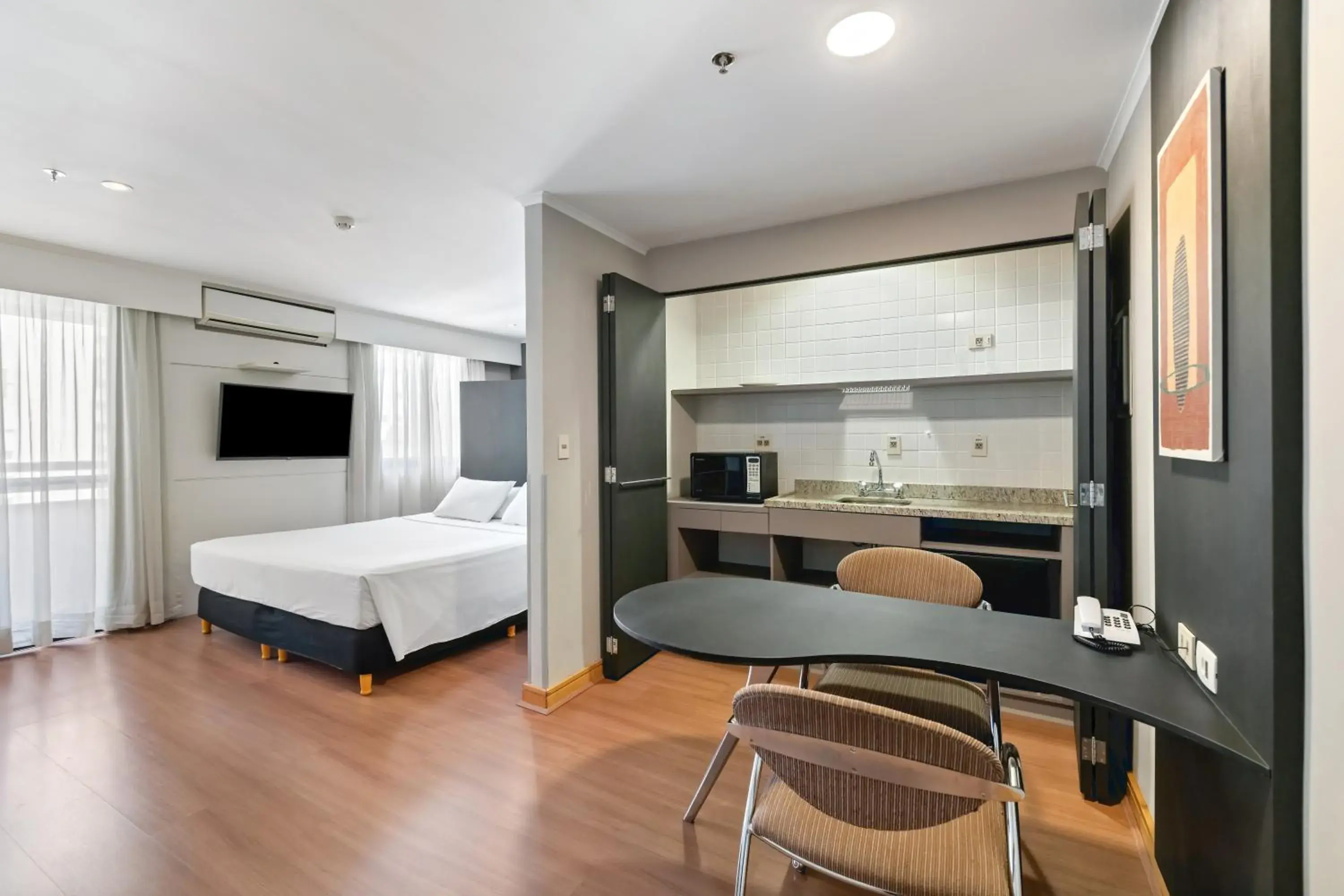 TV and multimedia, Bed in Slaviero São Paulo Ibirapuera TV and multimedia, Bed in Slaviero São Paulo Ibirapuera