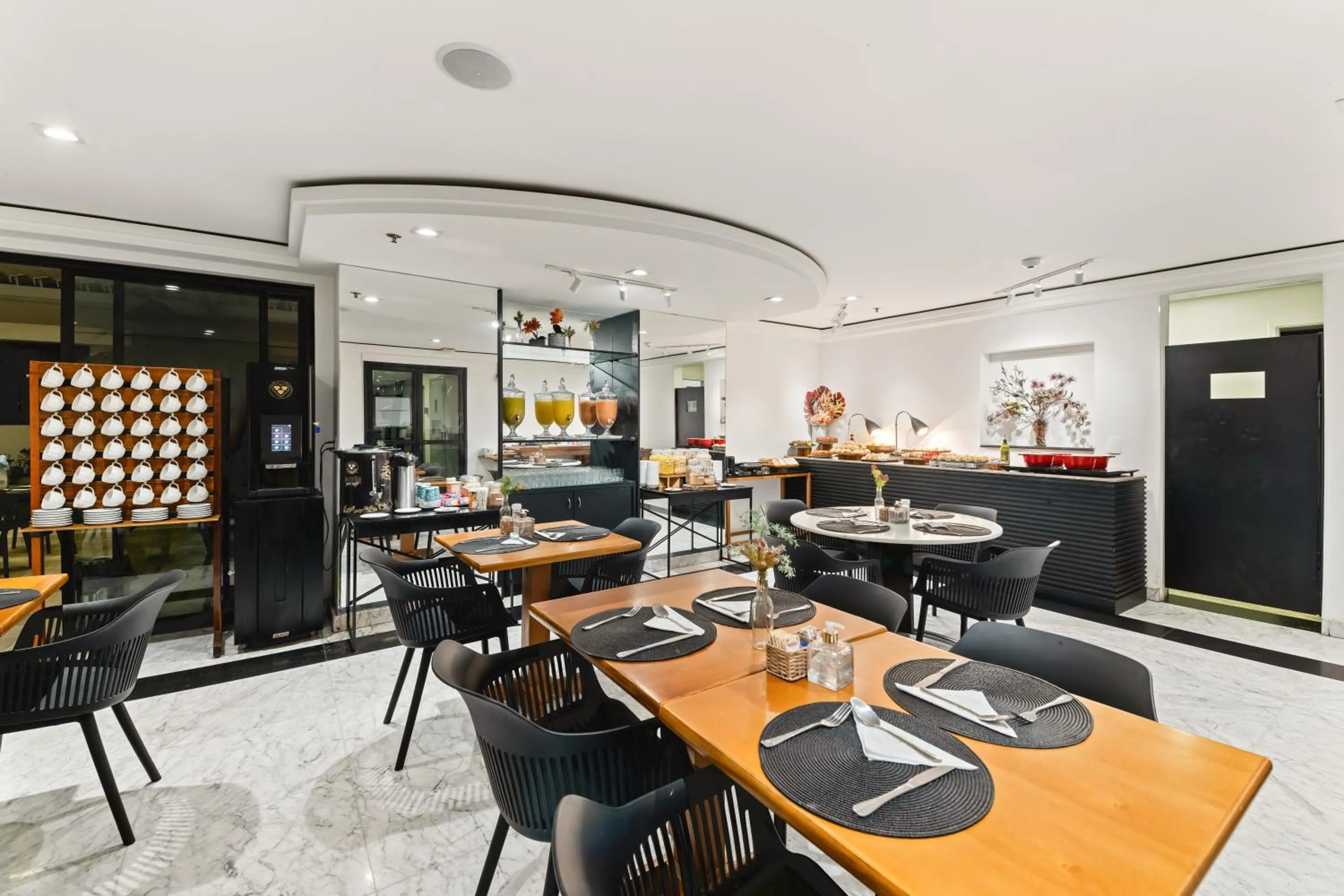 Restaurant/places to eat in Slaviero São Paulo Ibirapuera