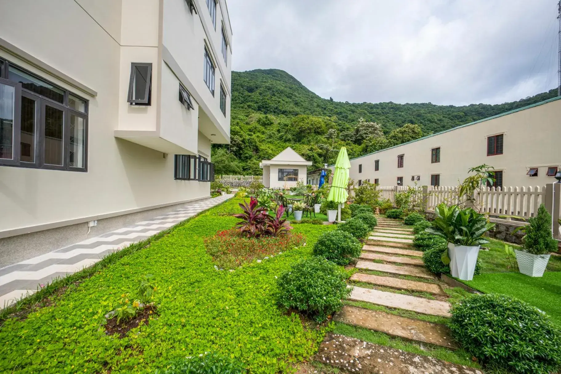 Quiet street view in Garden House Côn Đảo Quiet street view in Garden House Côn Đảo