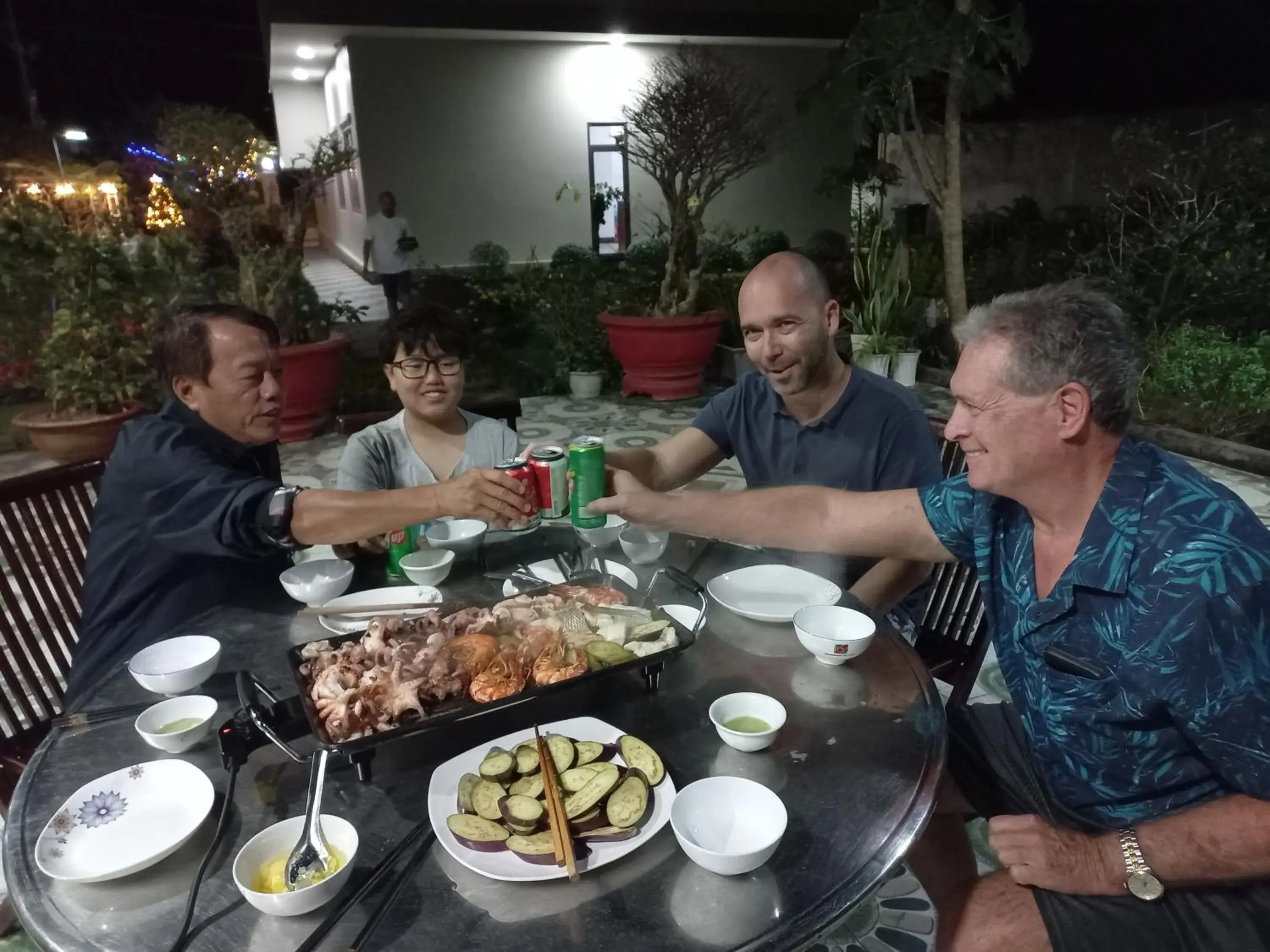 group of guests in Garden House Côn Đảo group of guests in Garden House Côn Đảo