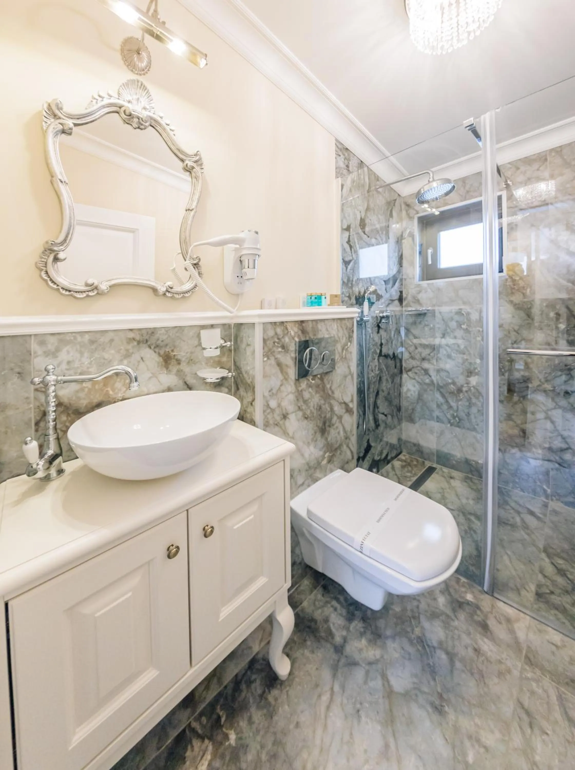 Shower in Grant Boutique Hotel