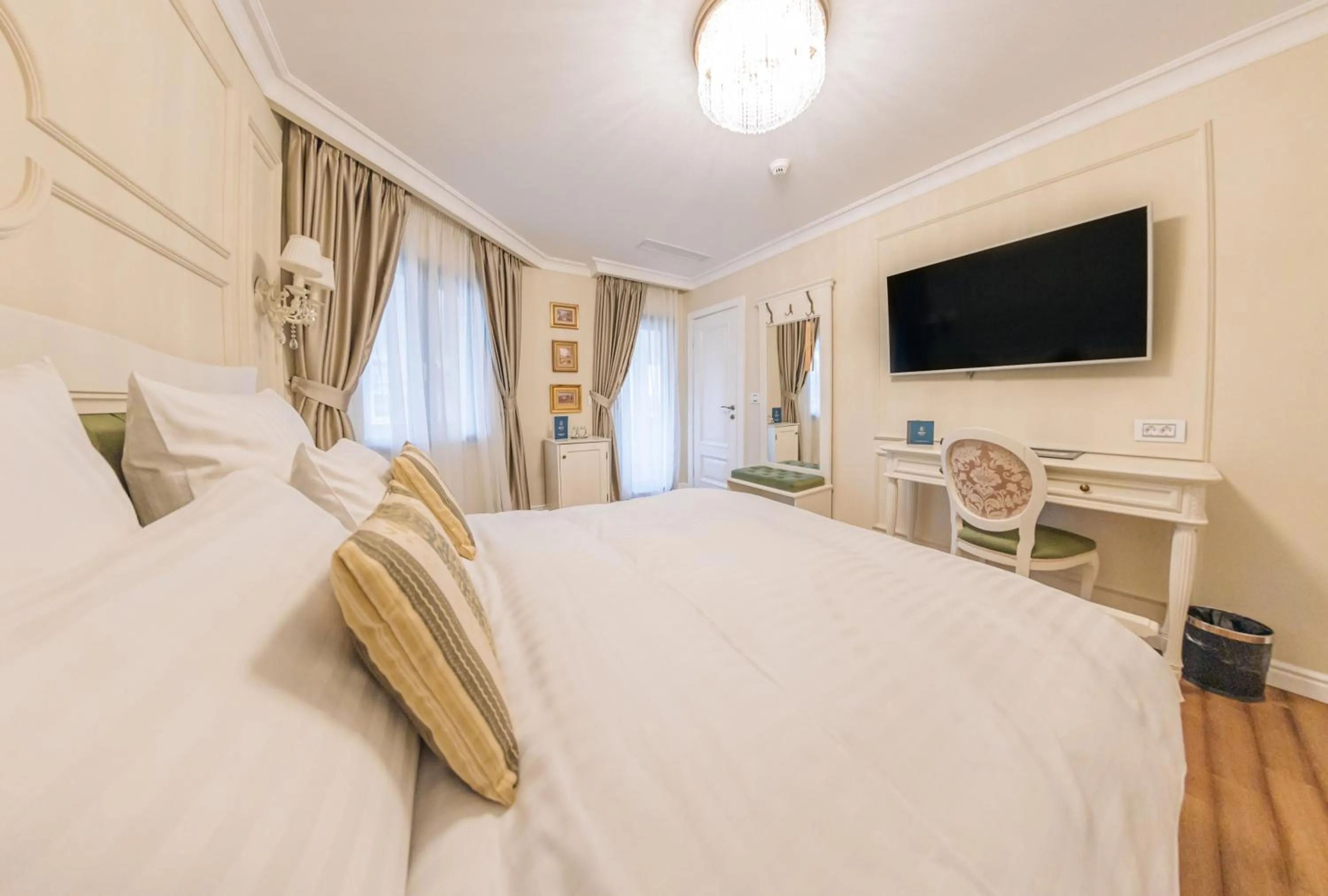 Bed in Grant Boutique Hotel