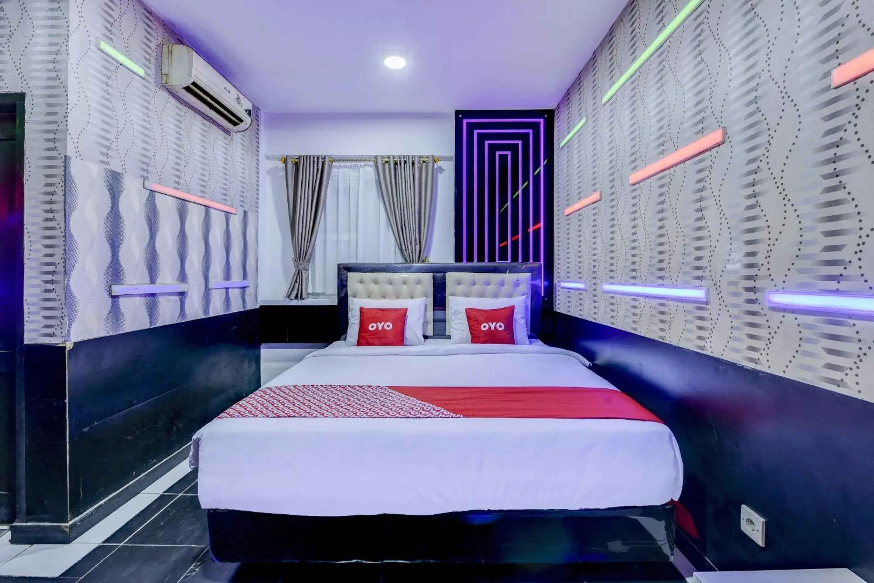 Bedroom in Super OYO 4010 Zaara Guest House Syariah Bedroom in Super OYO 4010 Zaara Guest House Syariah