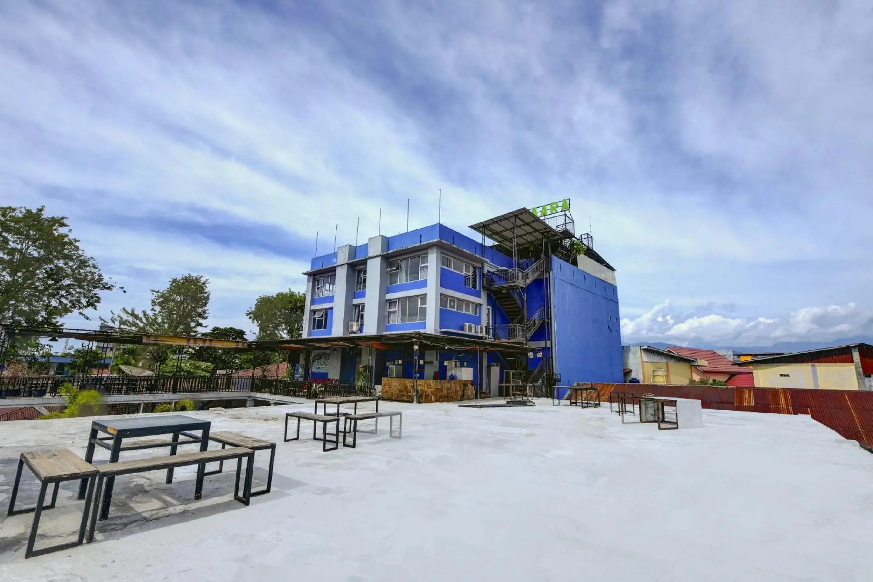 Facade/entrance in Super OYO 4010 Zaara Guest House Syariah Facade/entrance in Super OYO 4010 Zaara Guest House Syariah