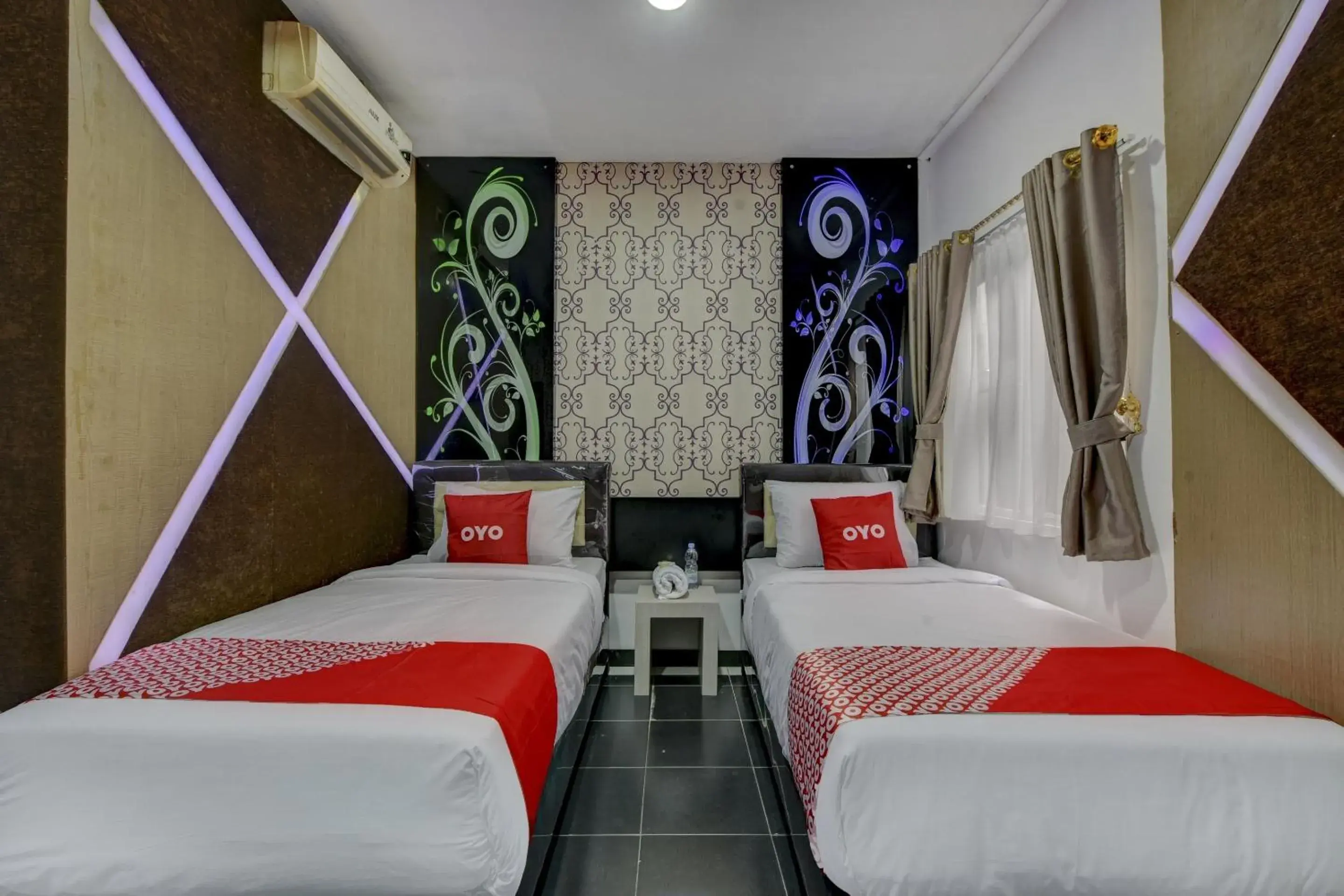 Bedroom in Super OYO 4010 Zaara Guest House Syariah Bedroom in Super OYO 4010 Zaara Guest House Syariah