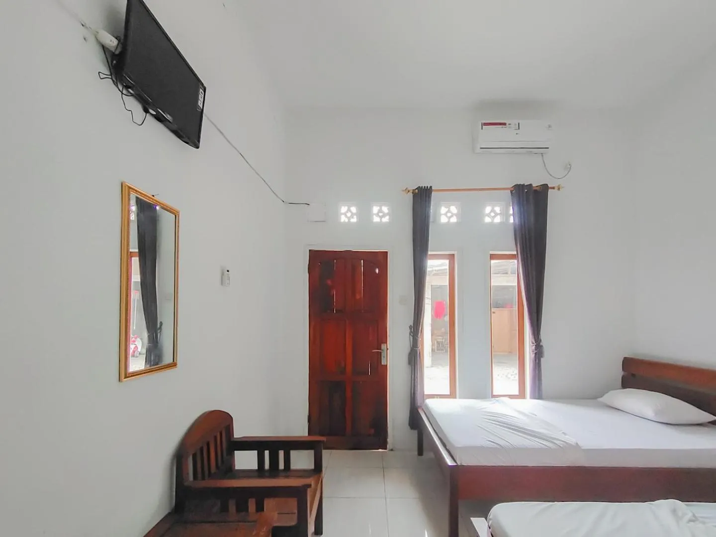 Bedroom, Bed in RedDoorz near Pamugaran Beach Pangandaran