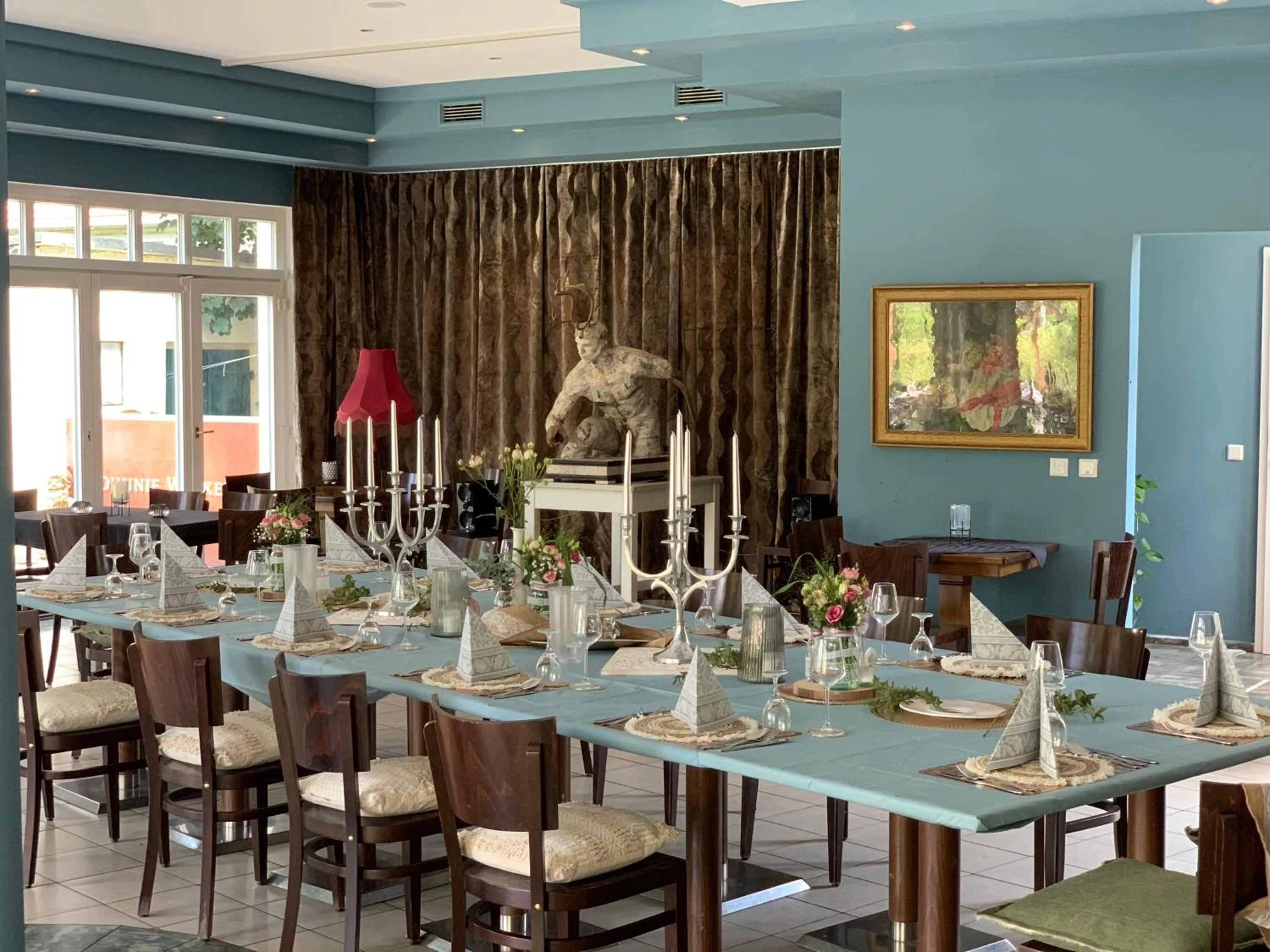 Restaurant/places to eat in Parkschlößchen Hotel