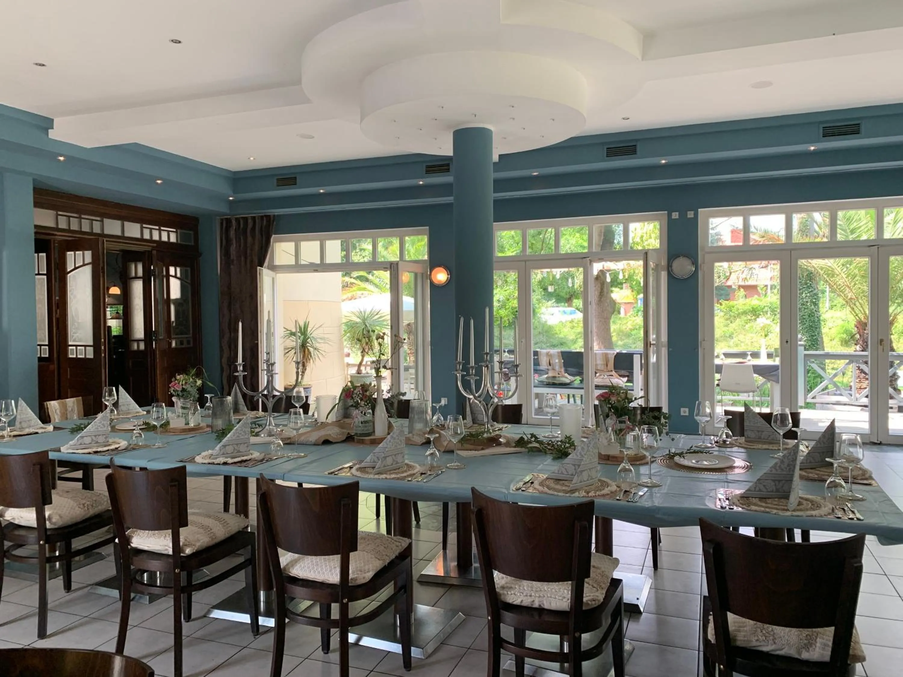 Restaurant/places to eat in Parkschlößchen Hotel