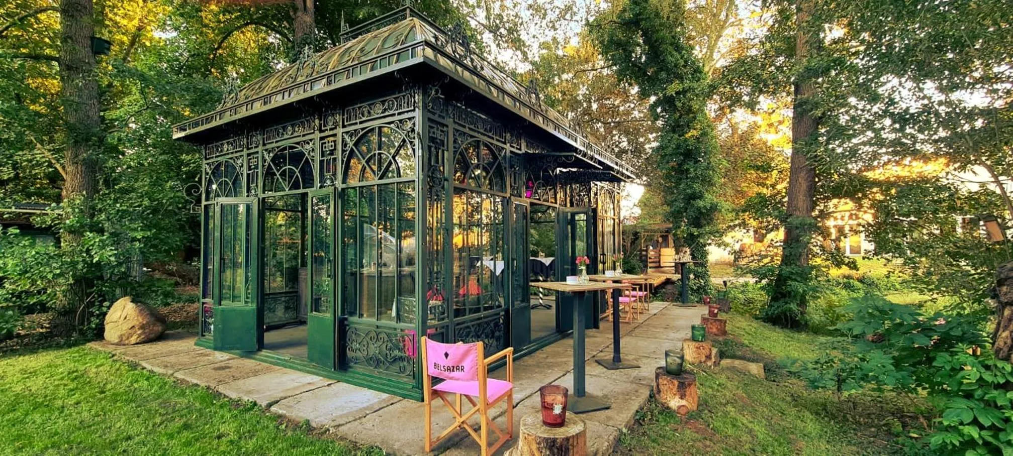 Property building in Parkschlößchen Hotel