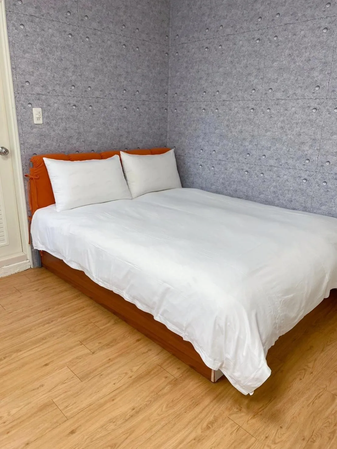 Bed in SharonInn閒雲小居會館