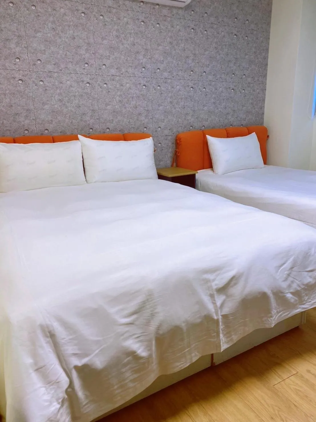 Bed in SharonInn閒雲小居會館