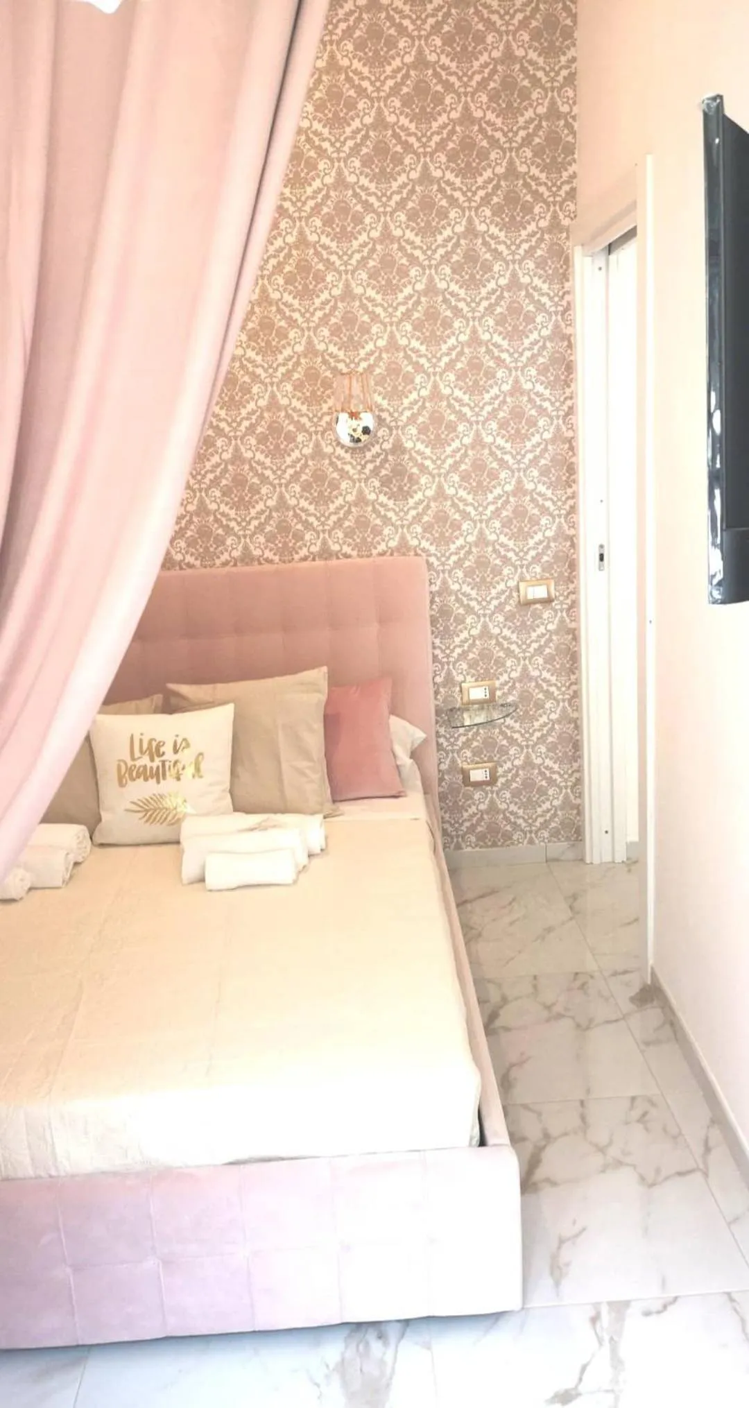 Bedroom in Domus Leone Tre