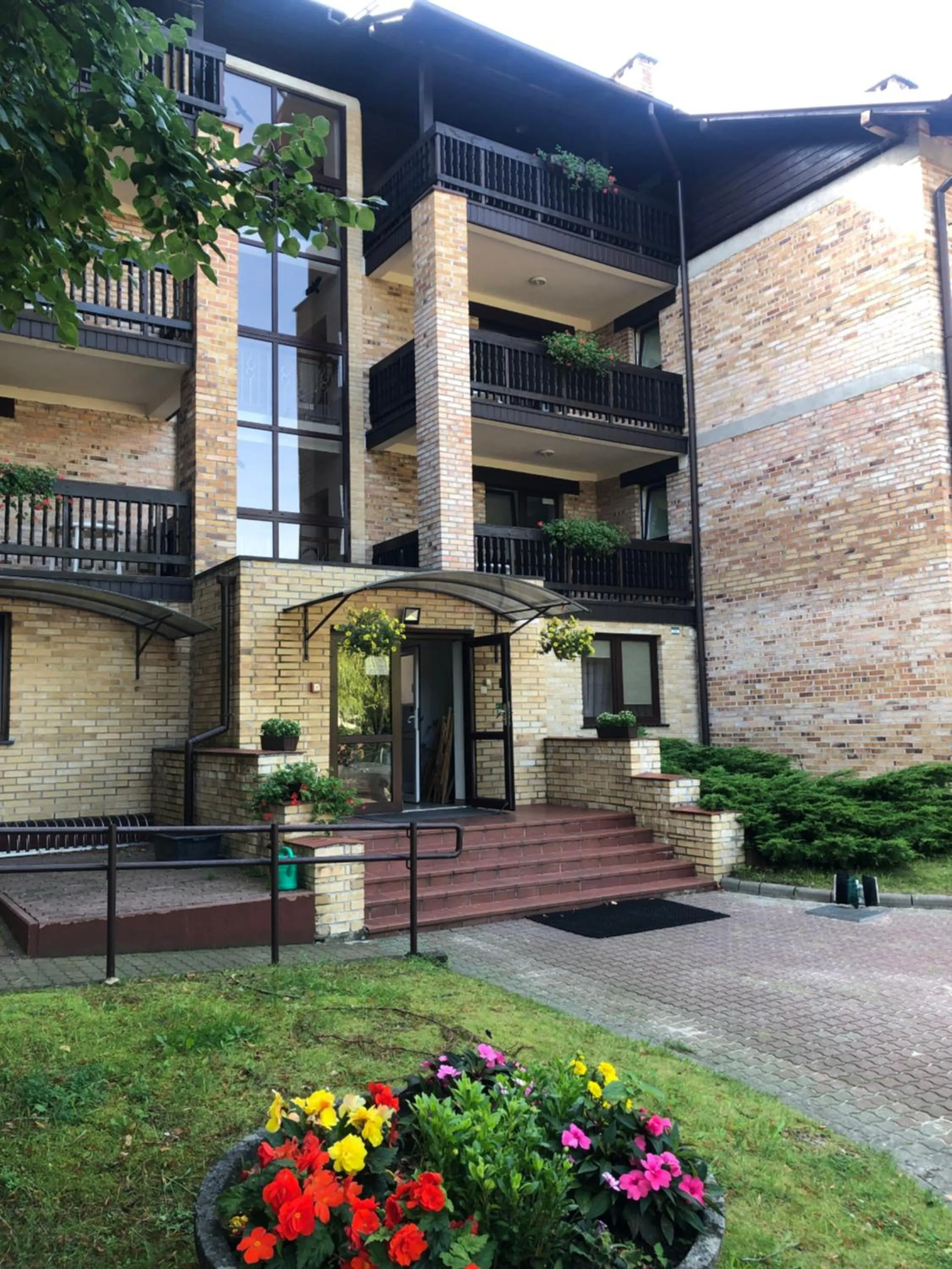 Facade/entrance in Leśny Dwór
