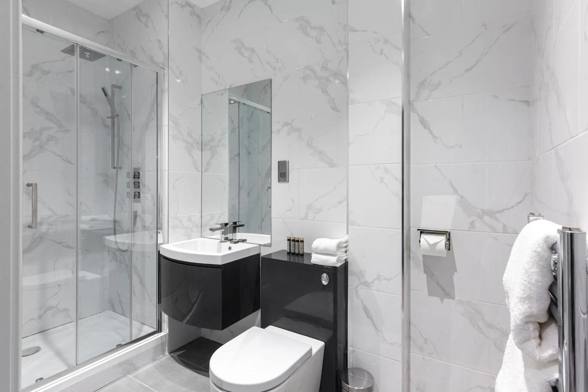 Shower in Aptel East