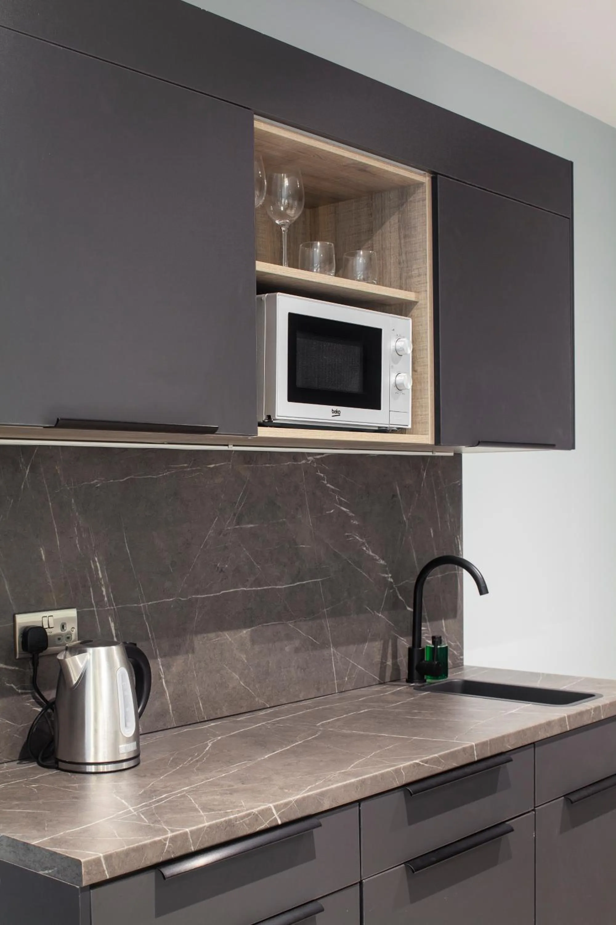 Kitchen or kitchenette in Aptel East