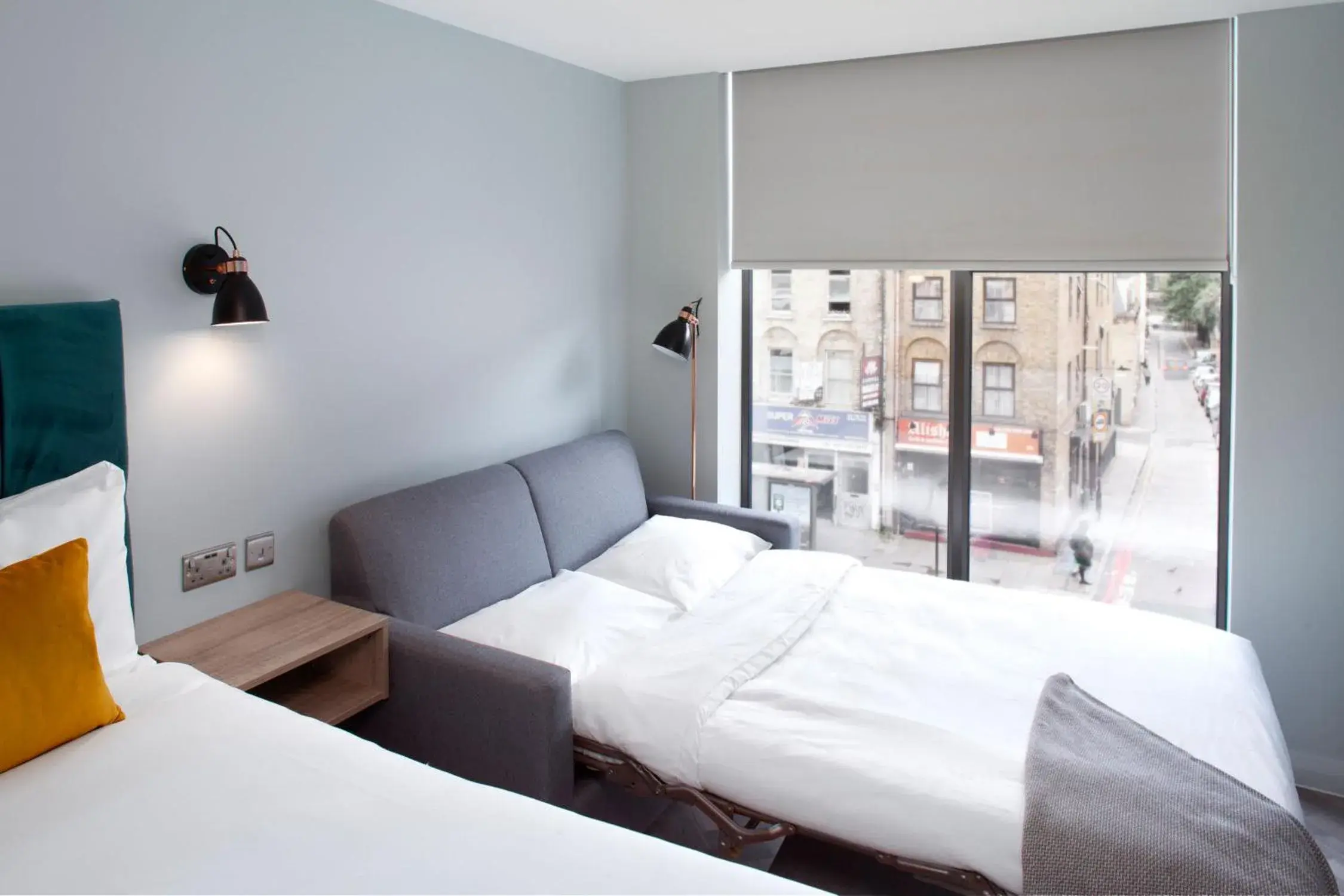 Bed in Aptel East Bed in Aptel East