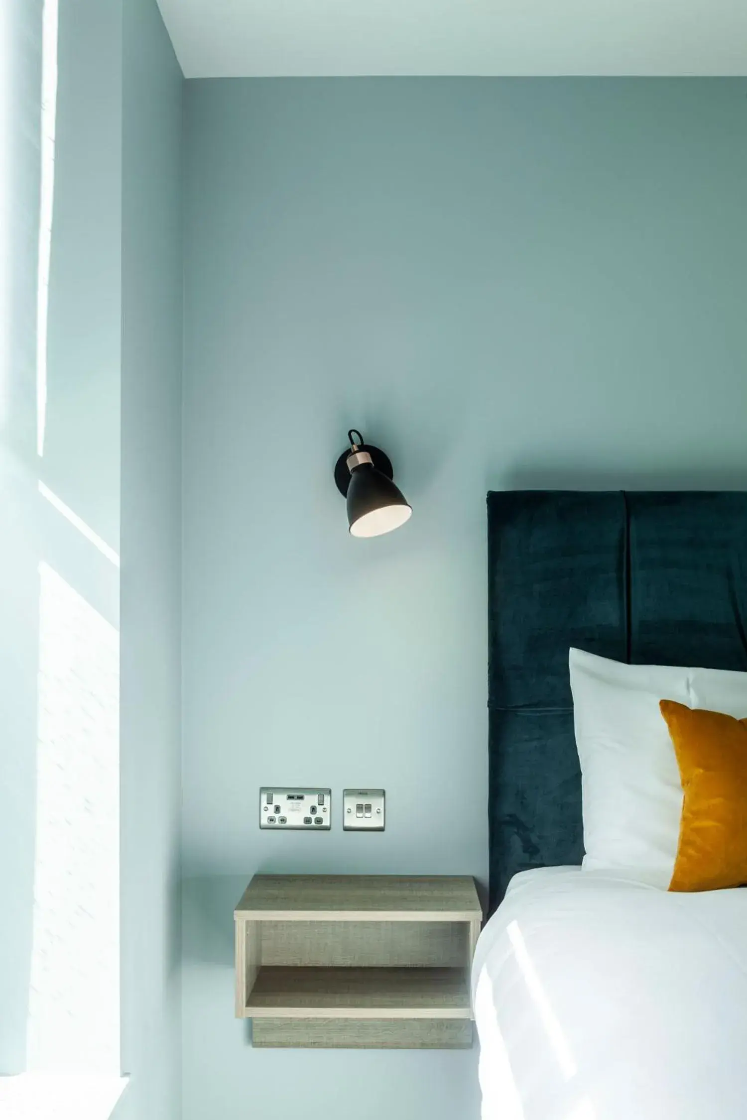 Bed in Aptel East Bed in Aptel East