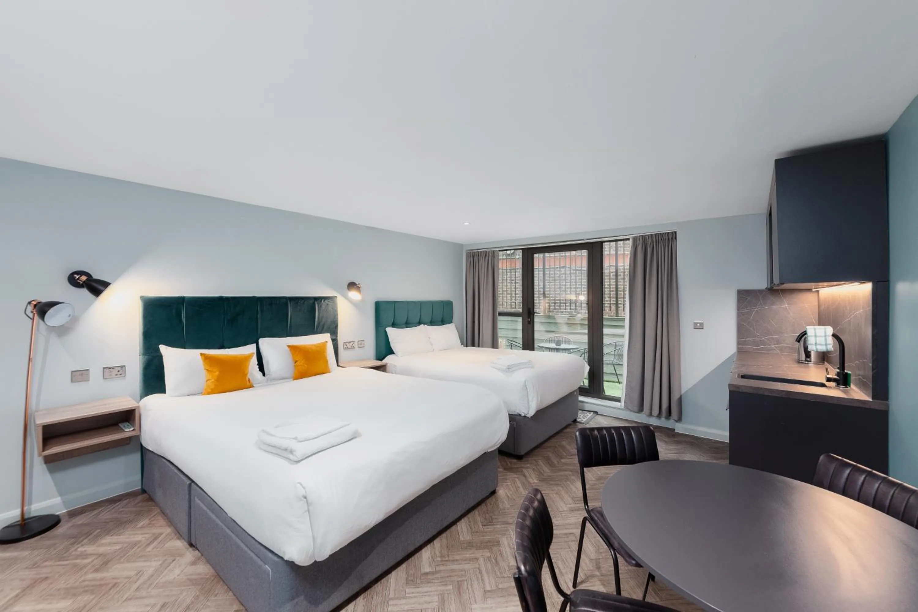 Bedroom, Bed in Aptel East