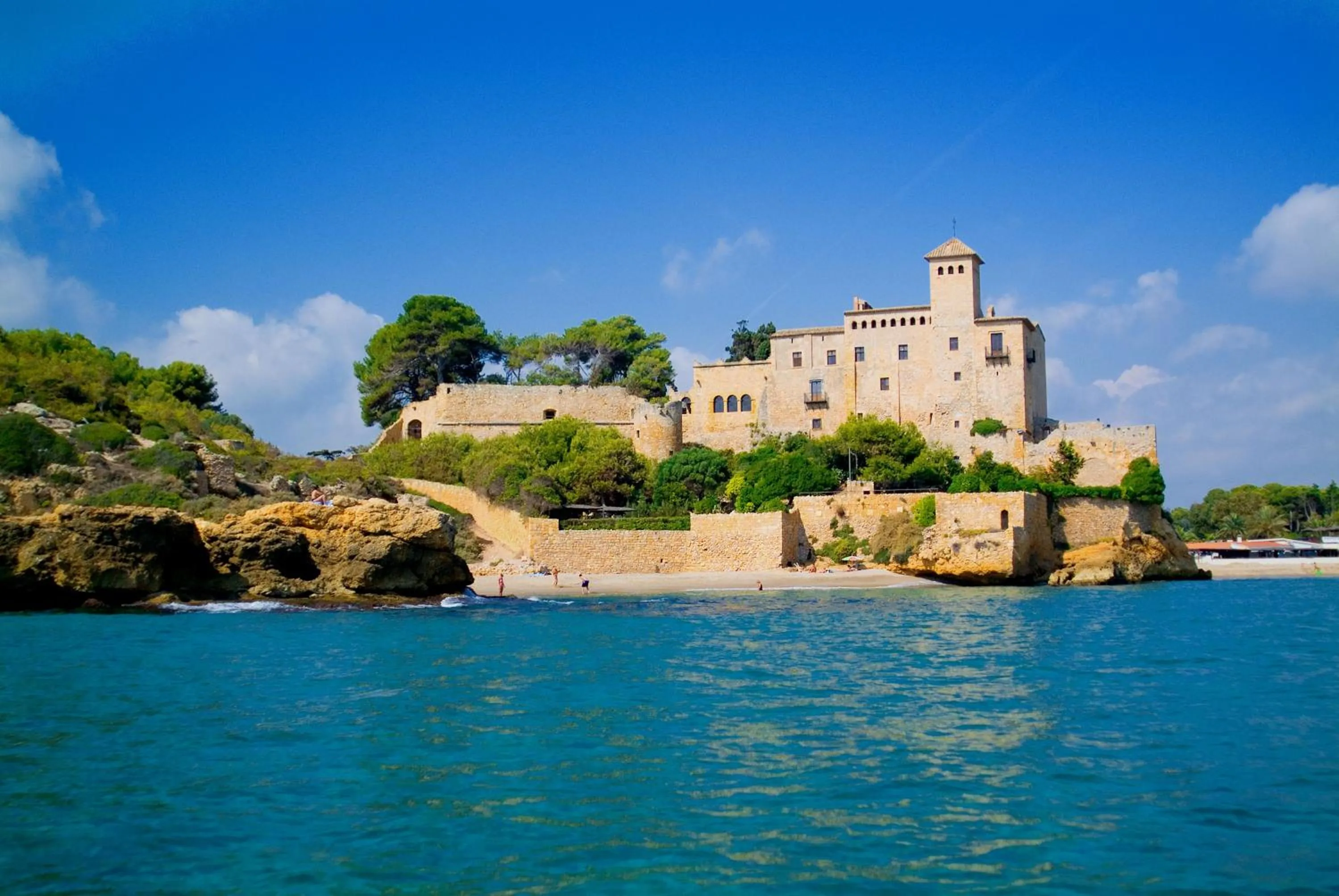 Neighbourhood in May Altafulla Beach Boutique Hotel