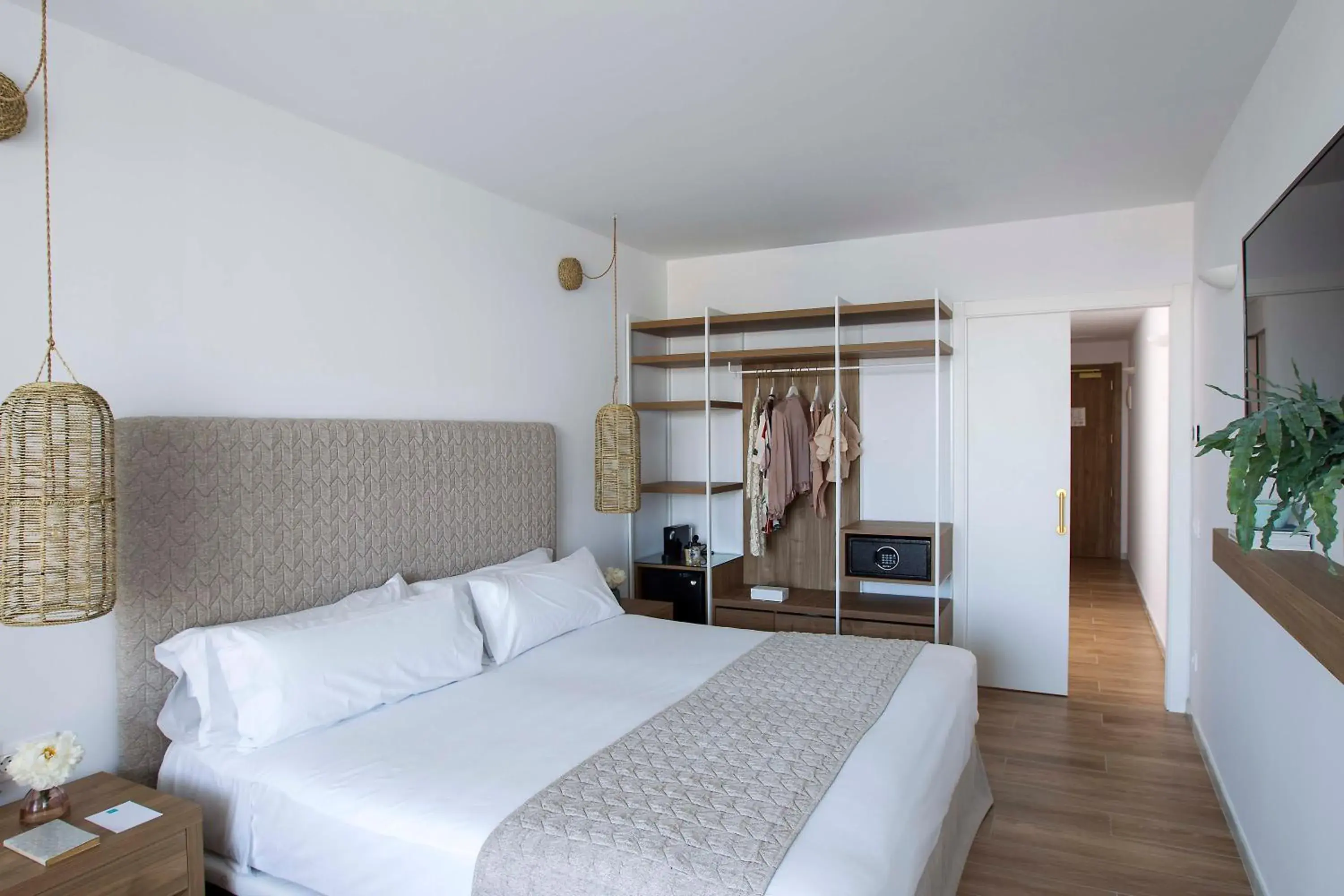 Comfort Triple Room in May Altafulla Beach Boutique Hotel Comfort Triple Room in May Altafulla Beach Boutique Hotel