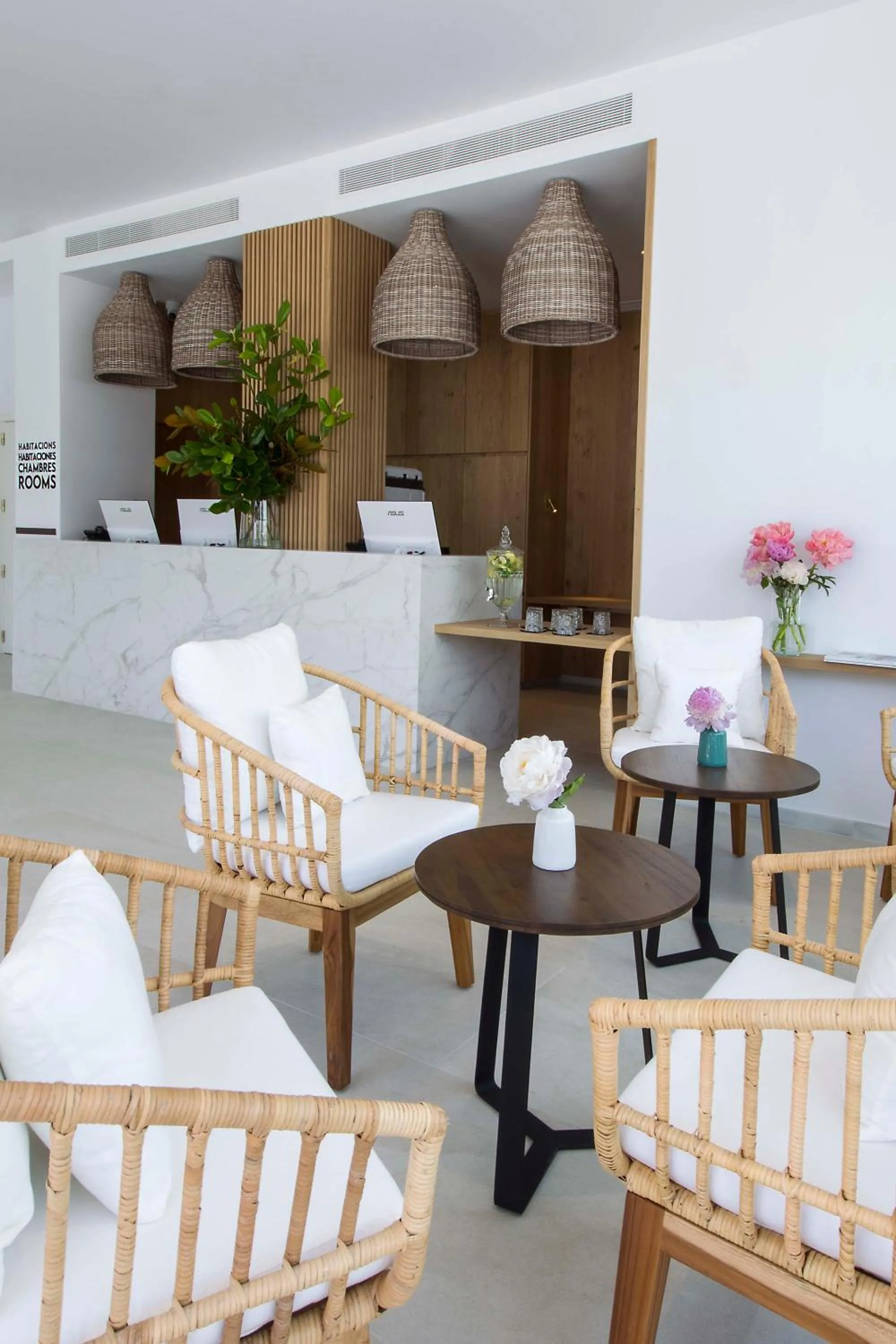 Living room in May Altafulla Beach Boutique Hotel