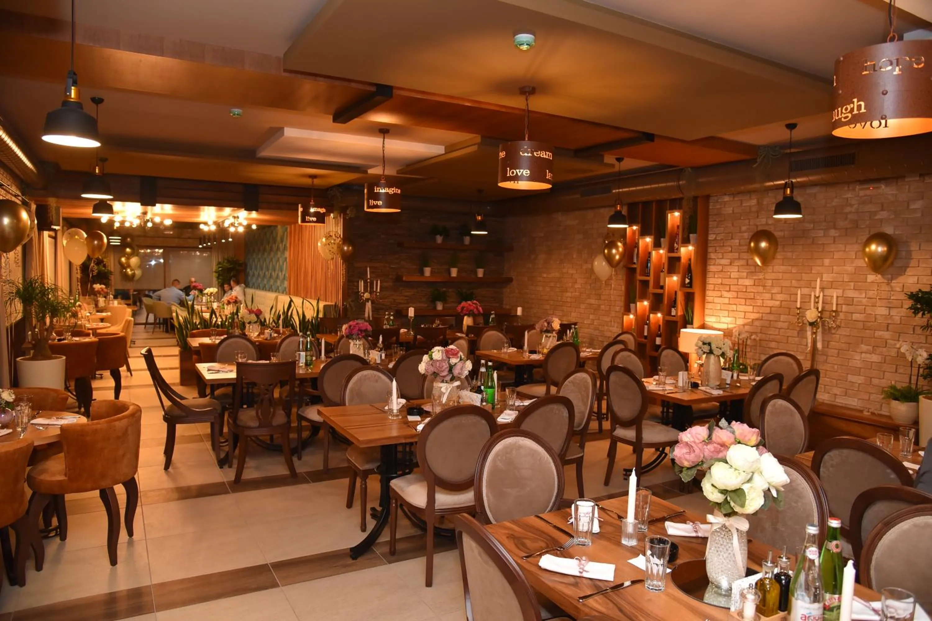 Restaurant/places to eat in MV Monogram