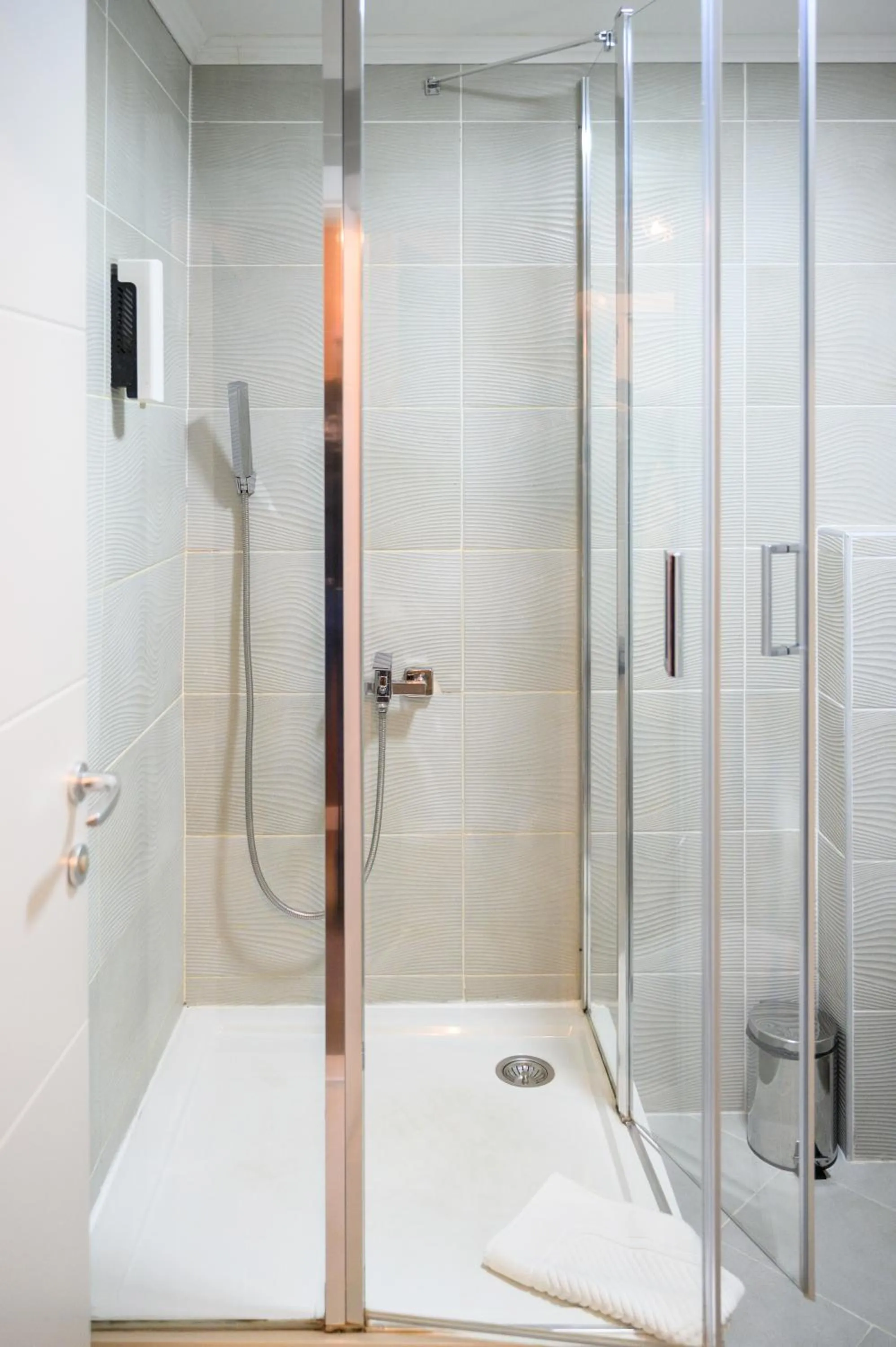 Shower in MV Monogram