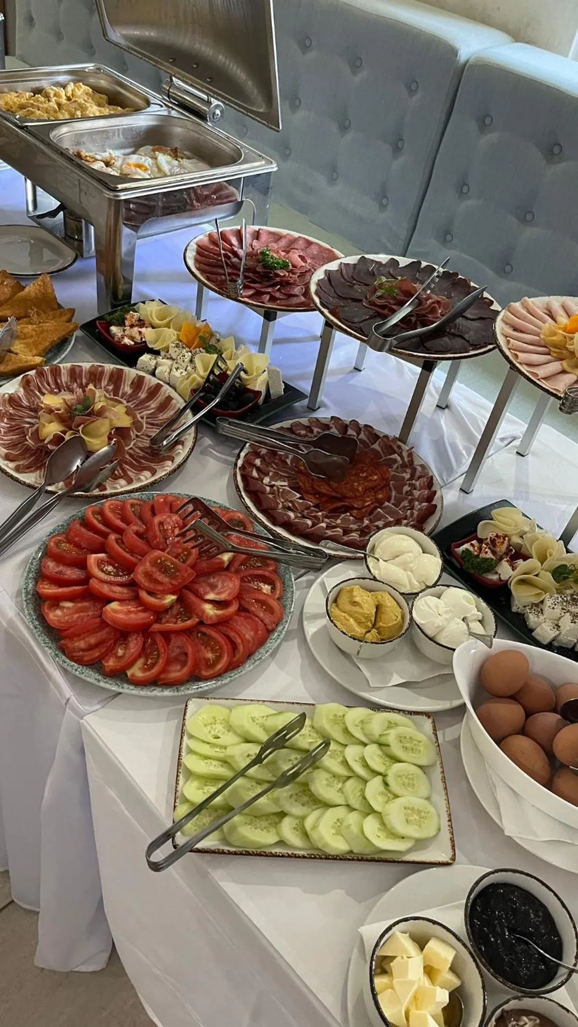 Breakfast in MV Monogram