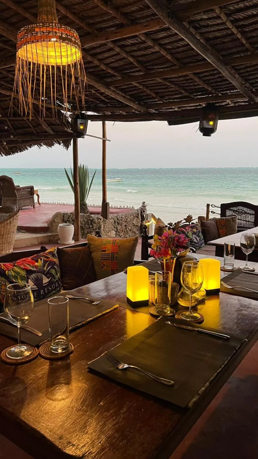 Restaurant/places to eat in Stone Resort