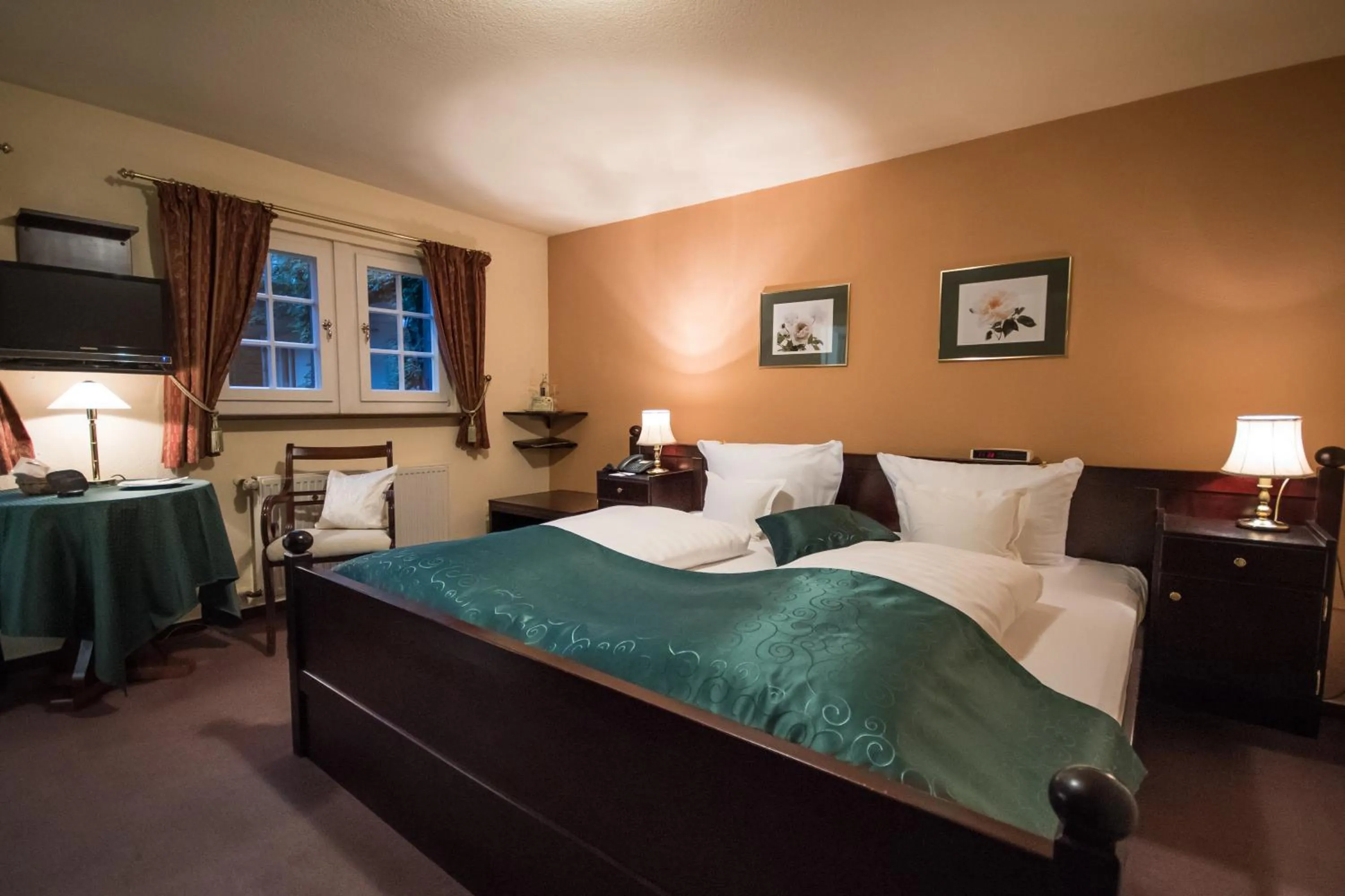 Staff, Bed in Ferienresidenz Brauneberger Hof an der Mosel nahe Bernkastel-Kues