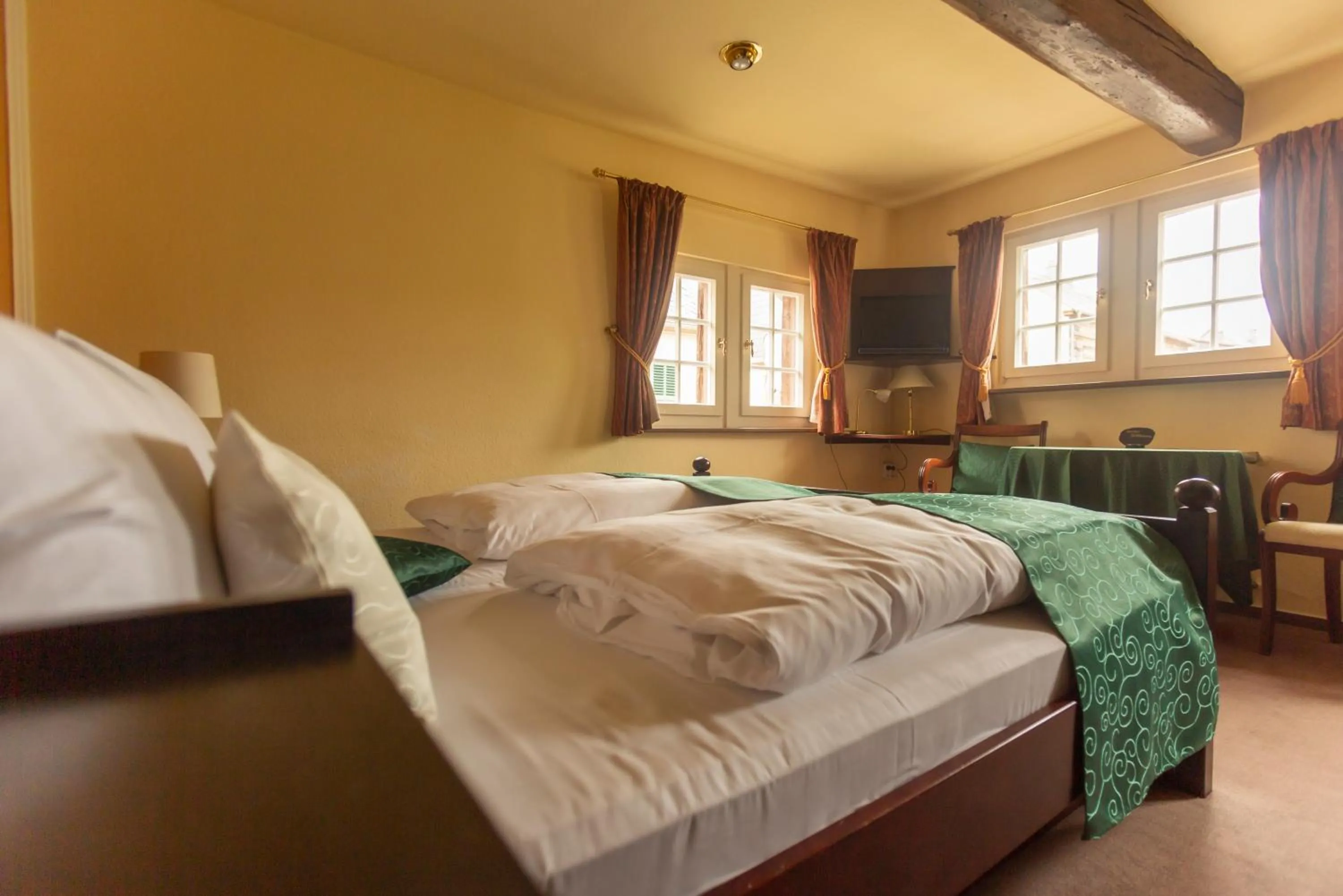 Staff, Bed in Ferienresidenz Brauneberger Hof an der Mosel nahe Bernkastel-Kues