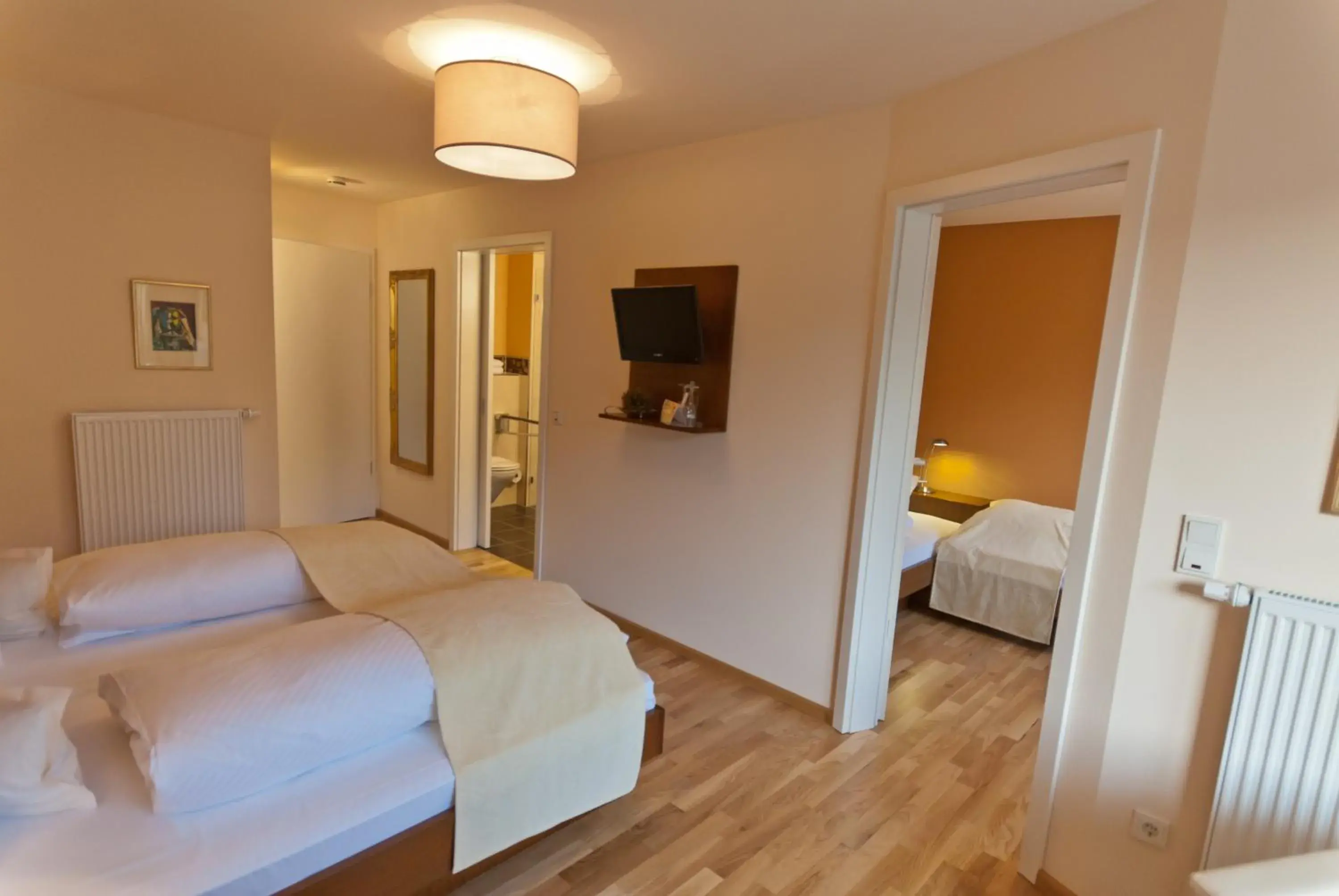 Junior Suite with Garden View - single occupancy in Ferienresidenz Brauneberger Hof an der Mosel nahe Bernkastel-Kues Junior Suite with Garden View - single occupancy in Ferienresidenz Brauneberger Hof an der Mosel nahe Bernkastel-Kues