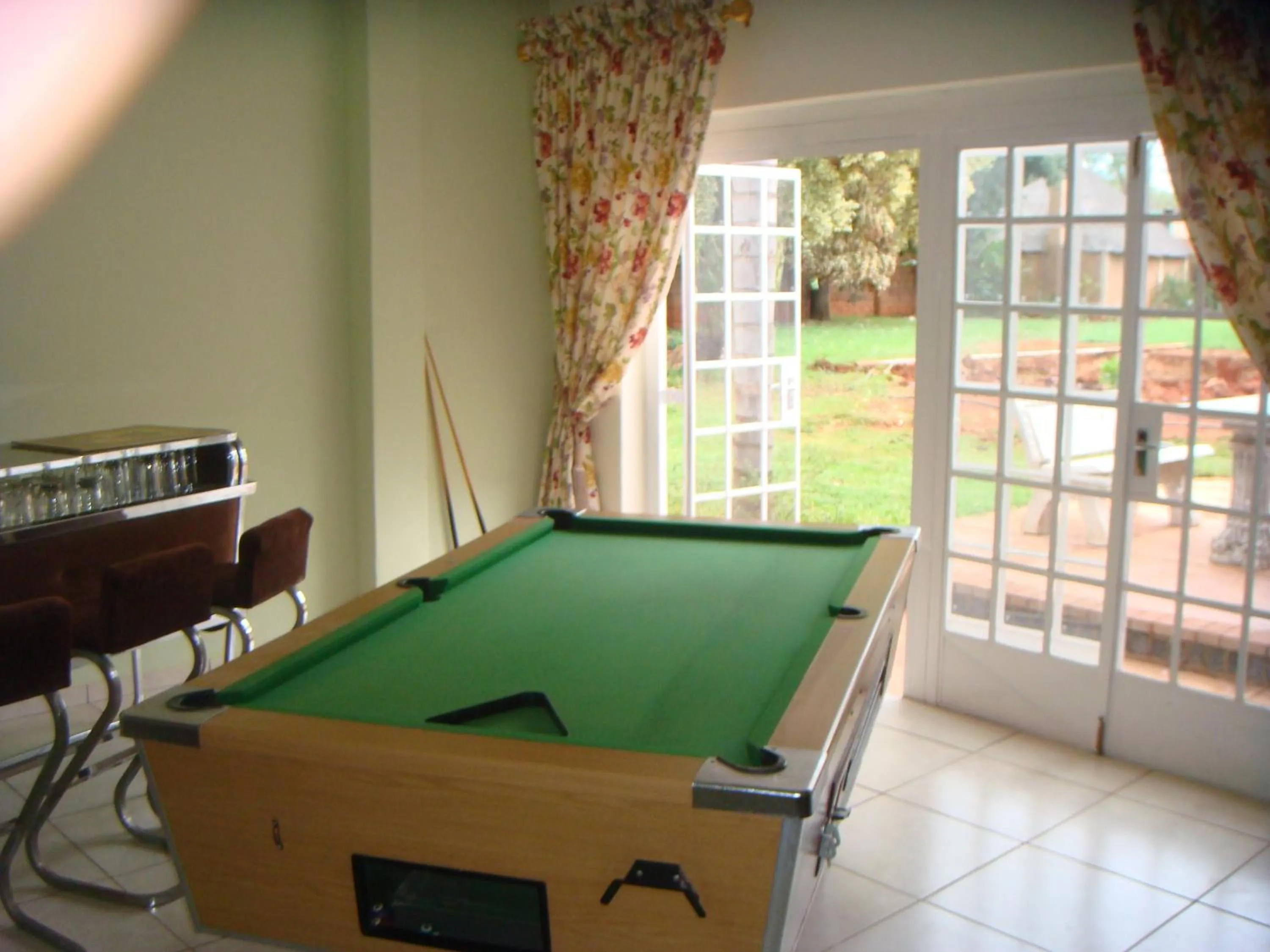 Billiard in Heatherdale Guesthouse & Shuttle Services