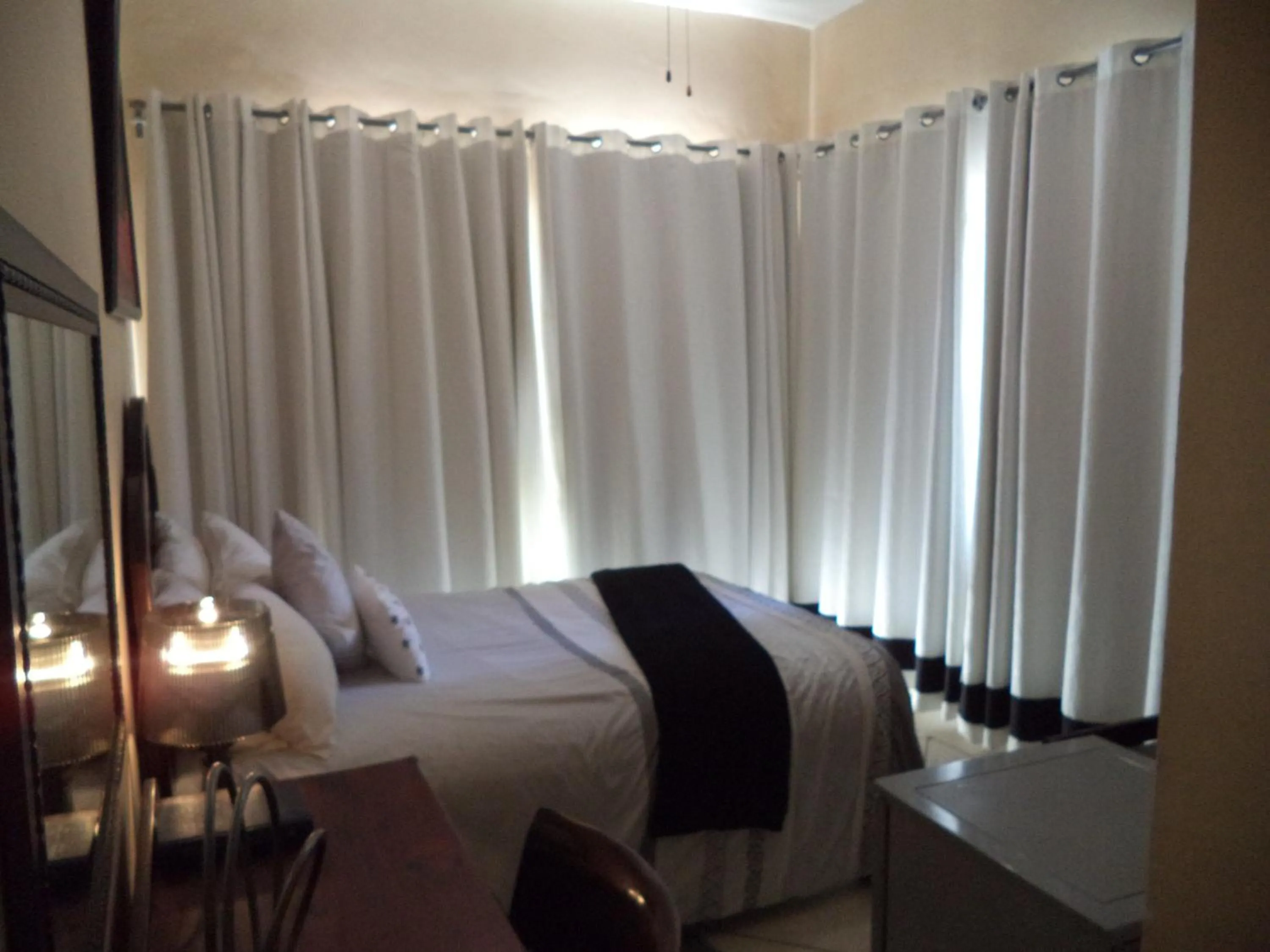 Garden view, Bed in Heatherdale Guesthouse & Shuttle Services