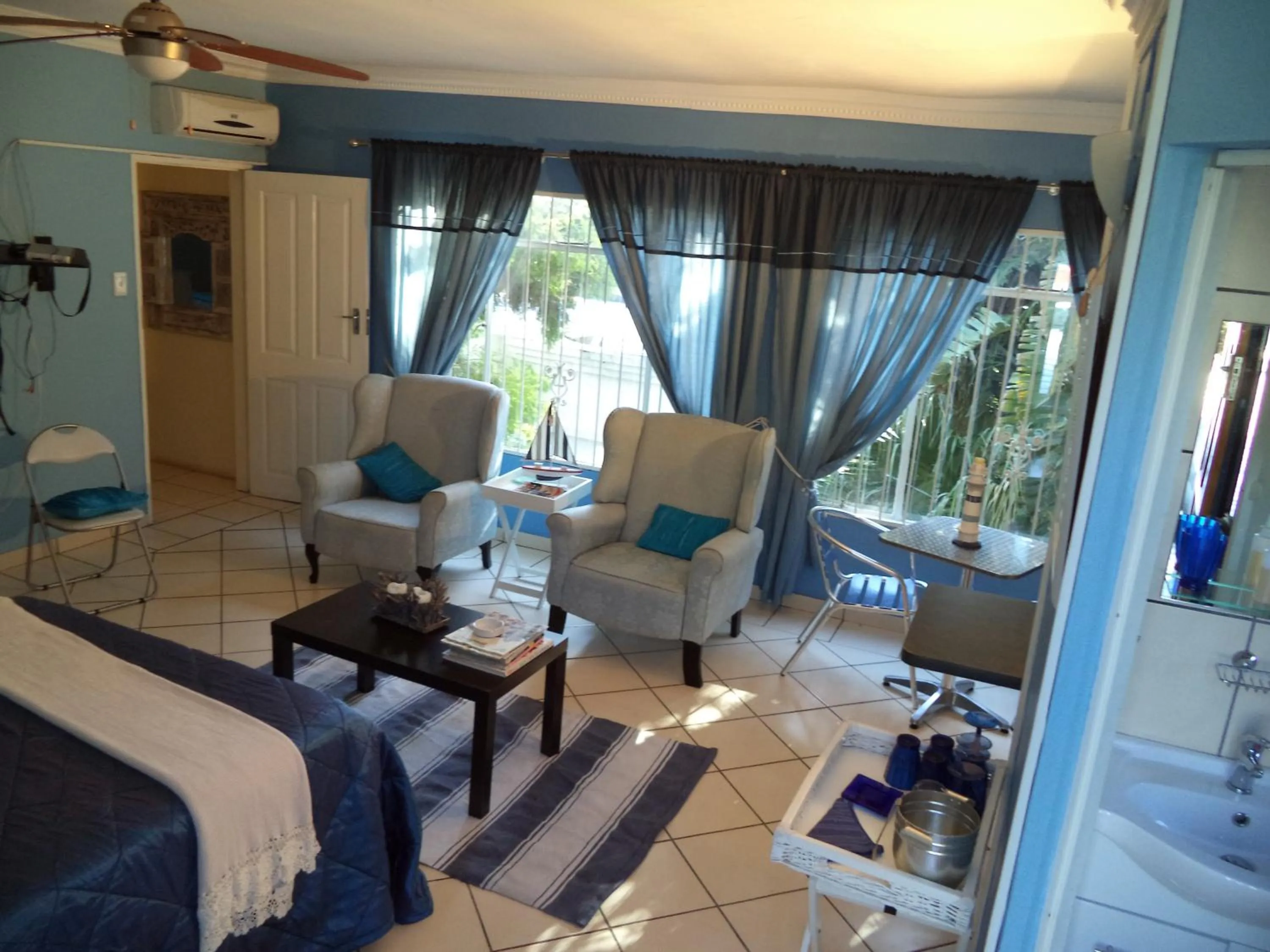 Shower in Heatherdale Guesthouse & Shuttle Services