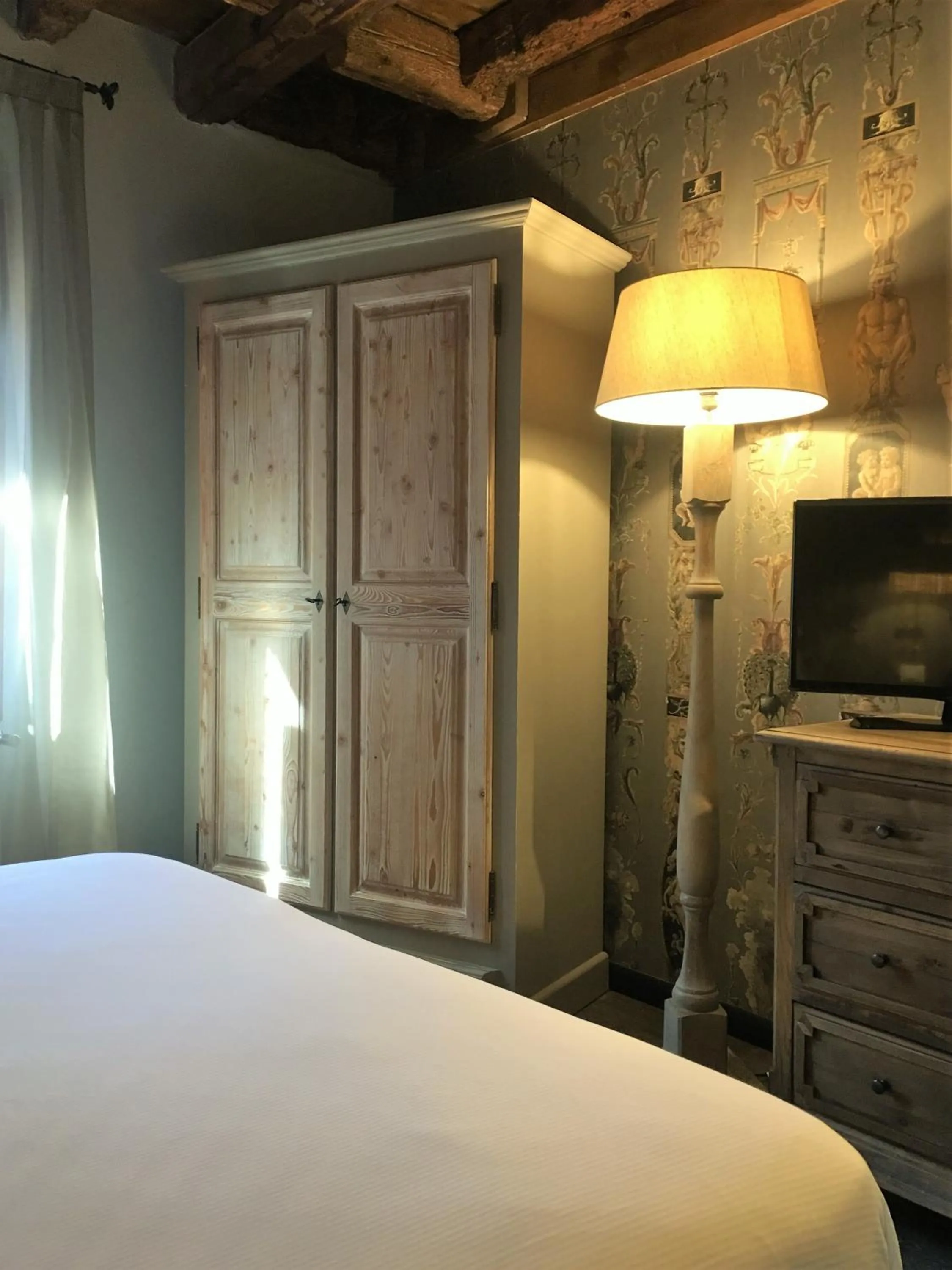 Communal lounge/ TV room, Bed in Rigoletto Charm