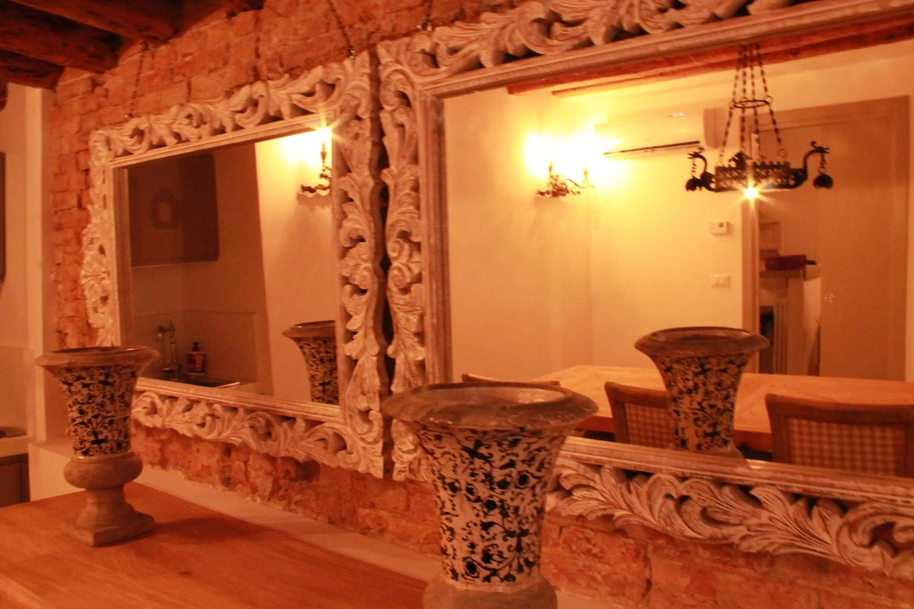 Decorative detail in Rigoletto Charm